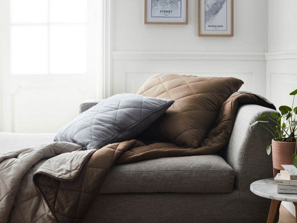 Magic Pillow 2-in-1 pillow/duvet in Gray/Pink