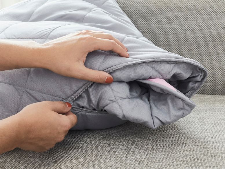Magic Pillow 2-in-1 pillow/duvet in Gray/Pink