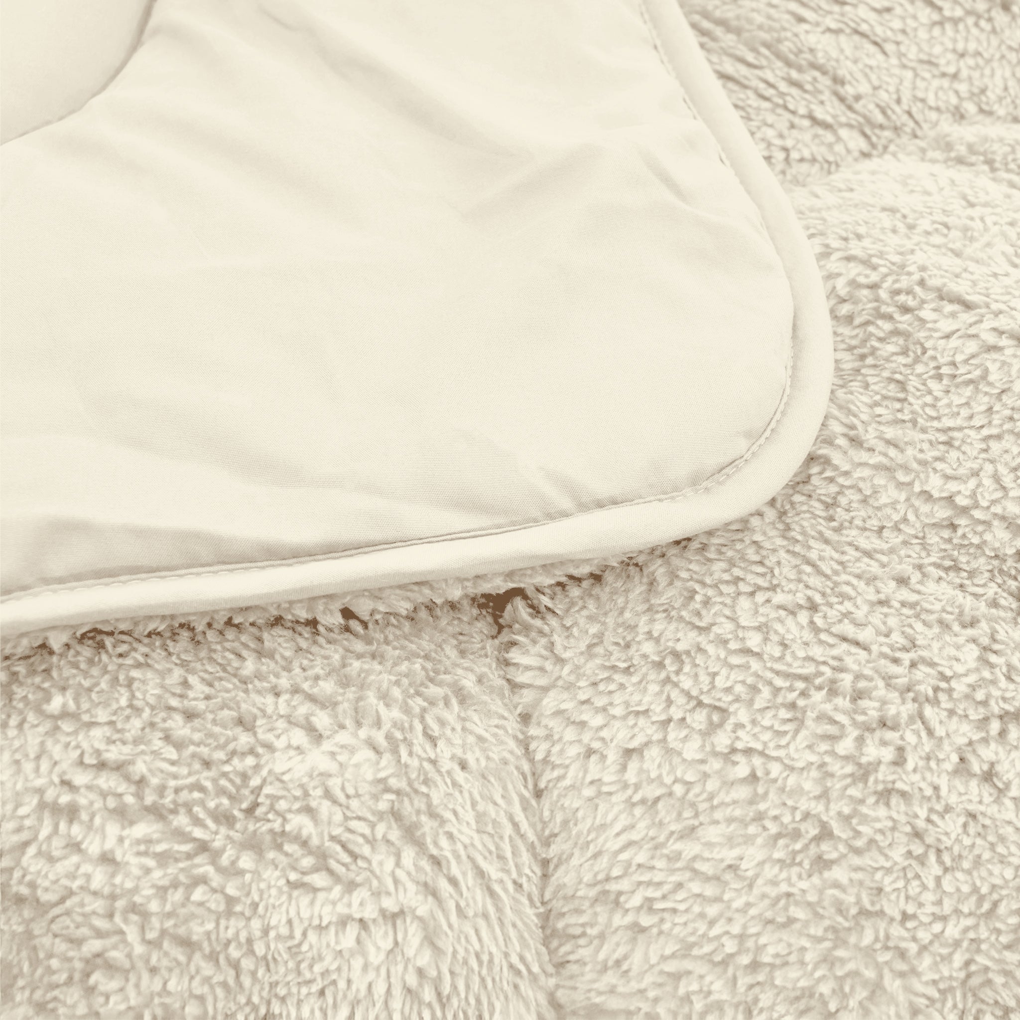 All-in One Lazy Teddy Dekbed Beige - Dekbed met kussenslopen