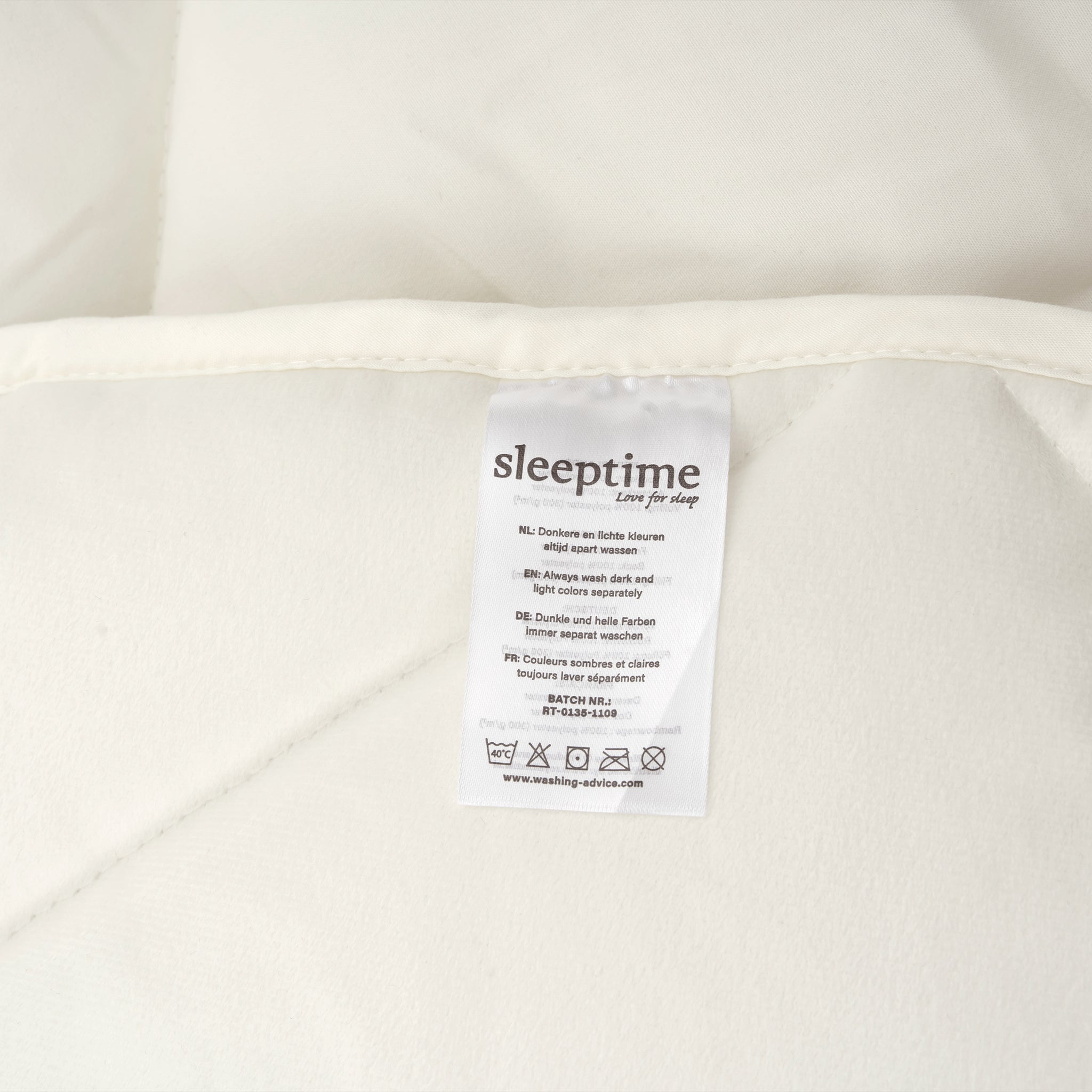 All-in One Lazy Velvet Dekbed Beige - Dekbed met kussenslopen