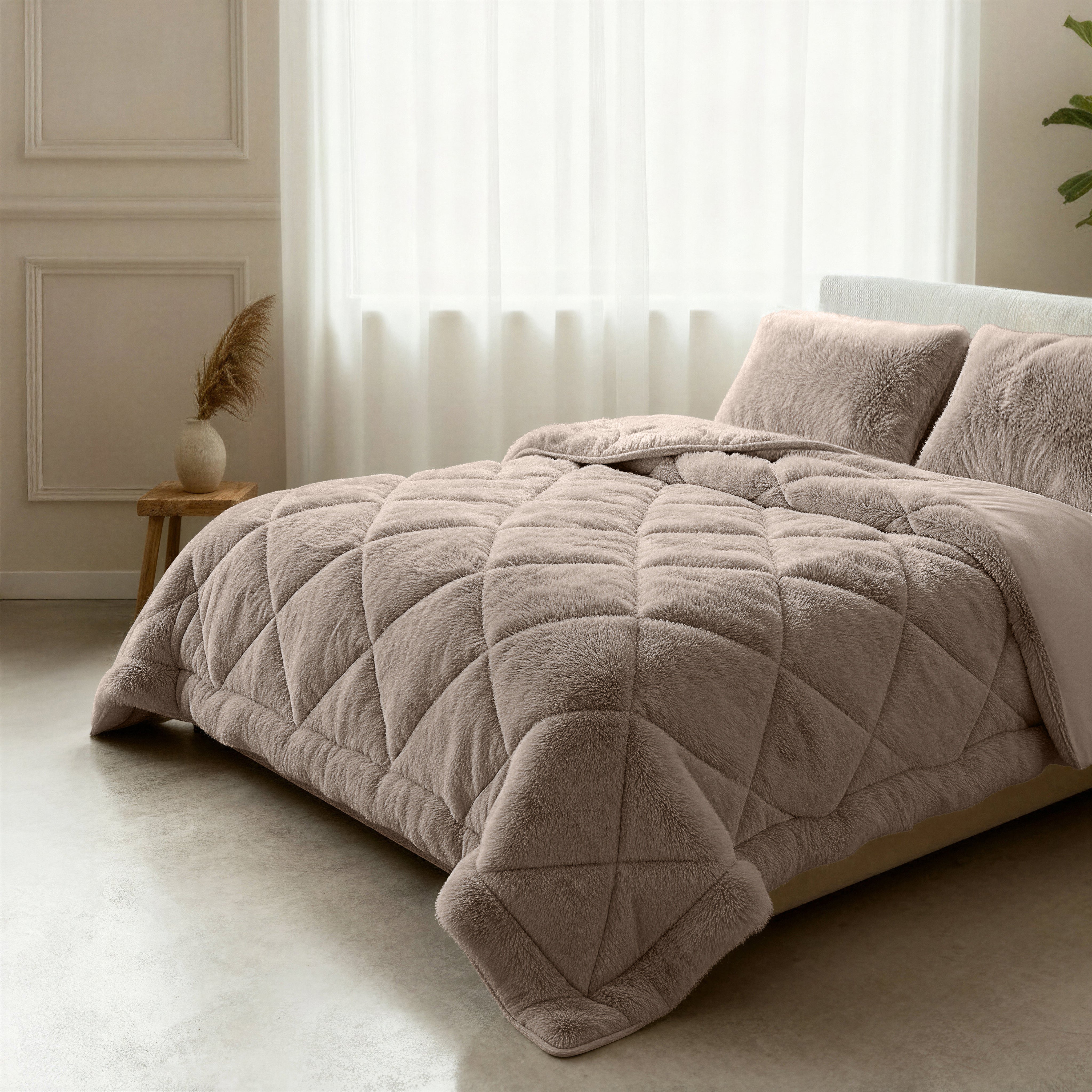 All-in One Lazy Faux Fur Dekbed Taupe - Dekbed met kussenslopen