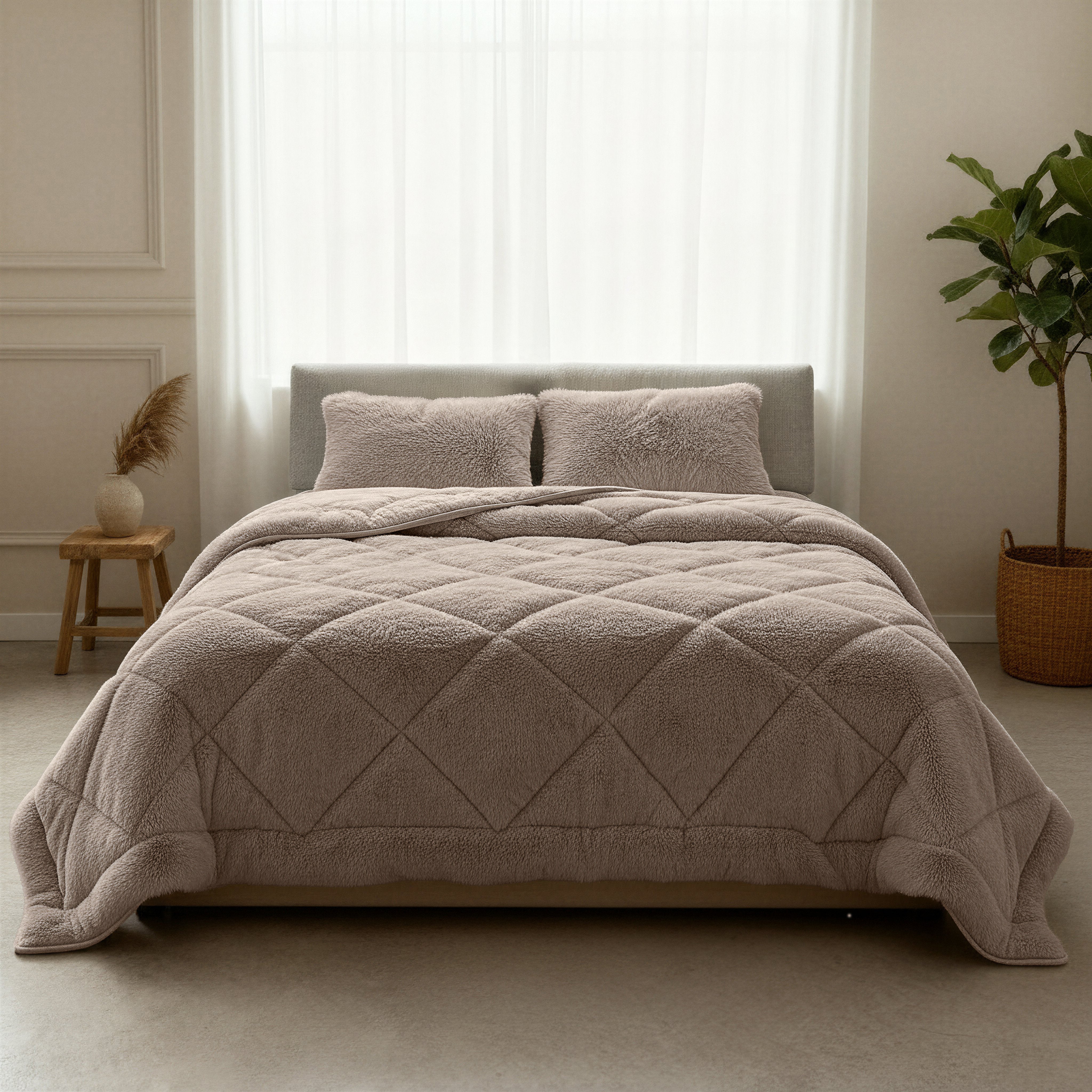 All-in One Lazy Faux Fur Dekbed Taupe - Dekbed met kussenslopen