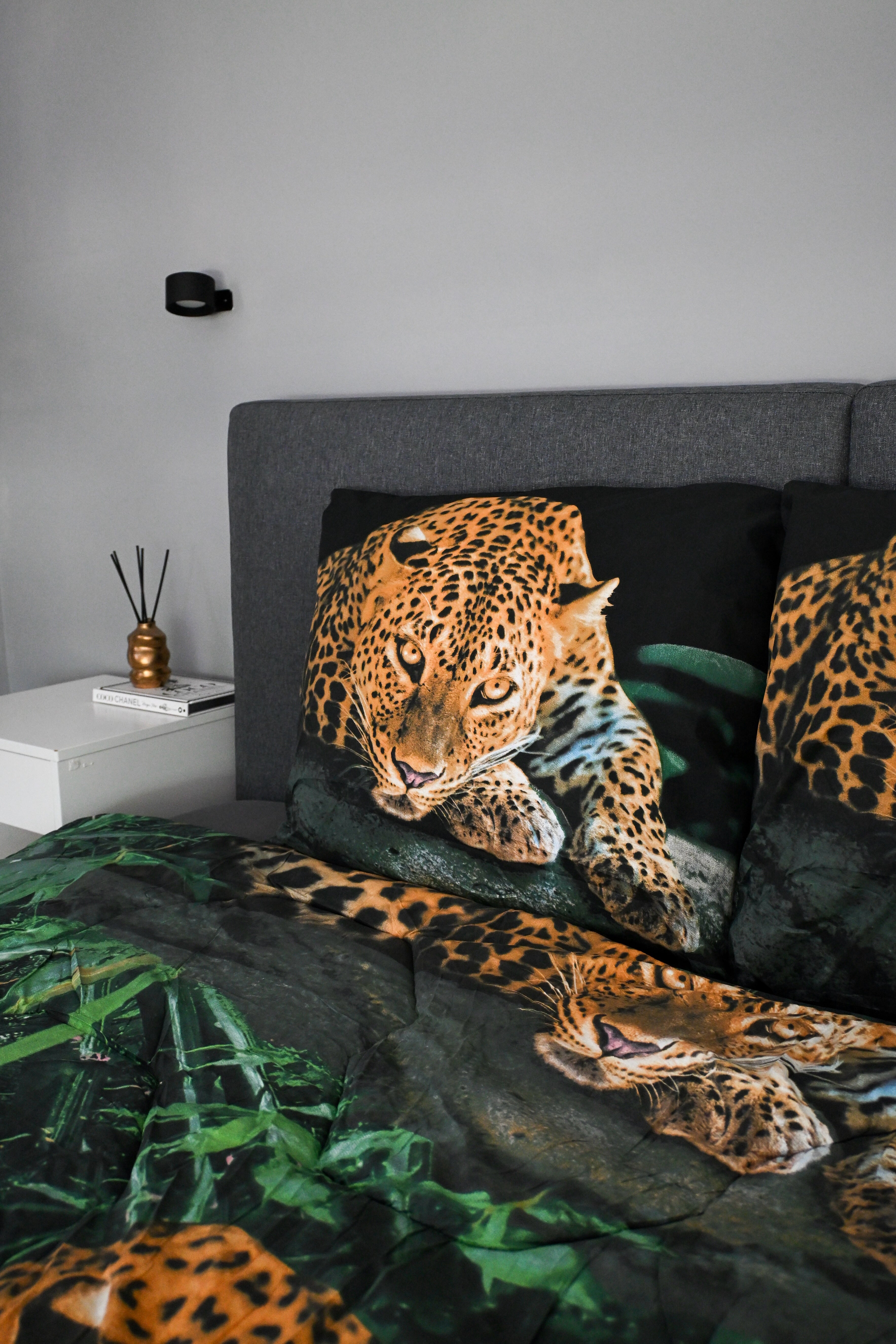 All-in One Lazy Dekbed Jungle Leopard Black - Dekbed met kussenslopen