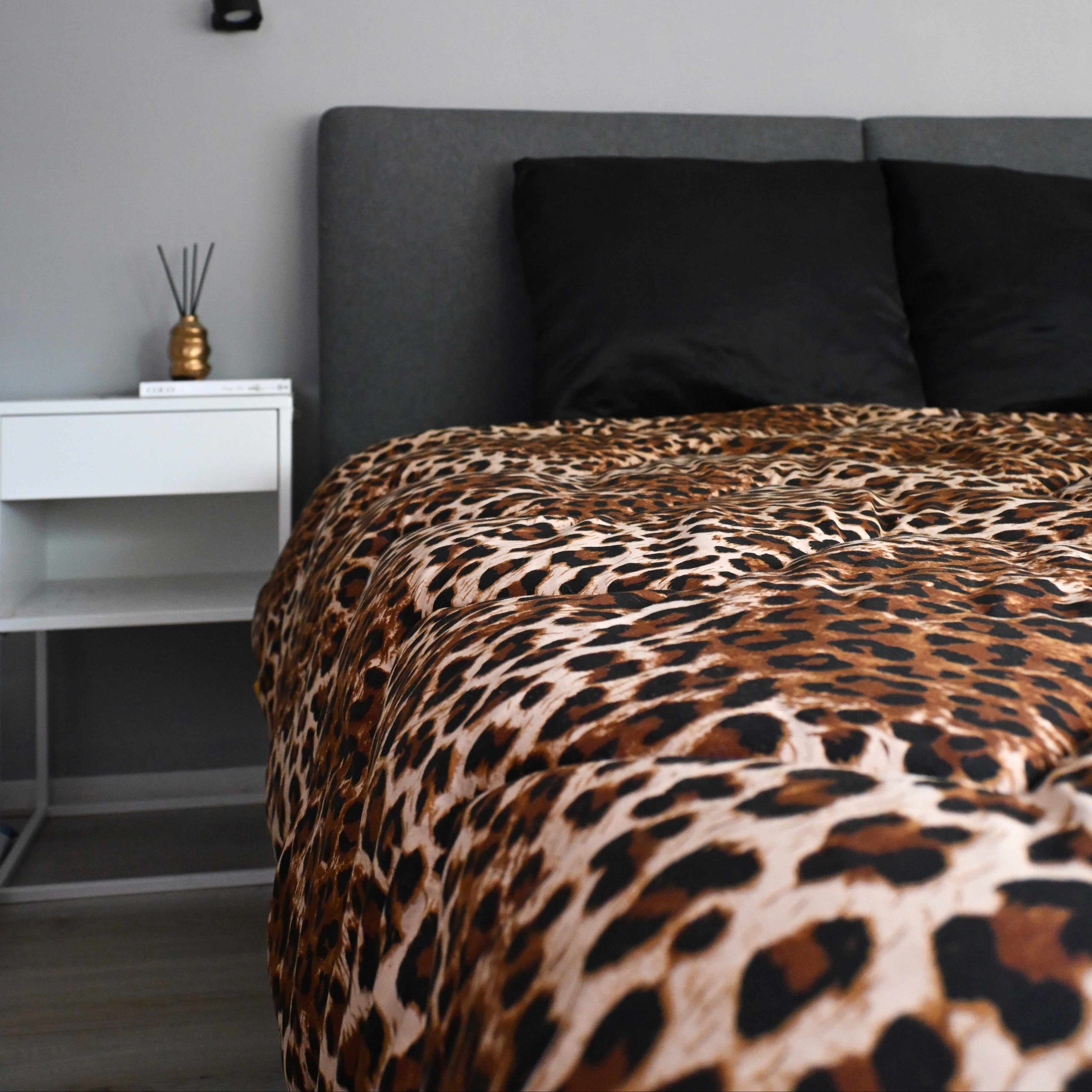 All-in One Lazy Dekbed Luipaard - Dekbed voor het hele jaar