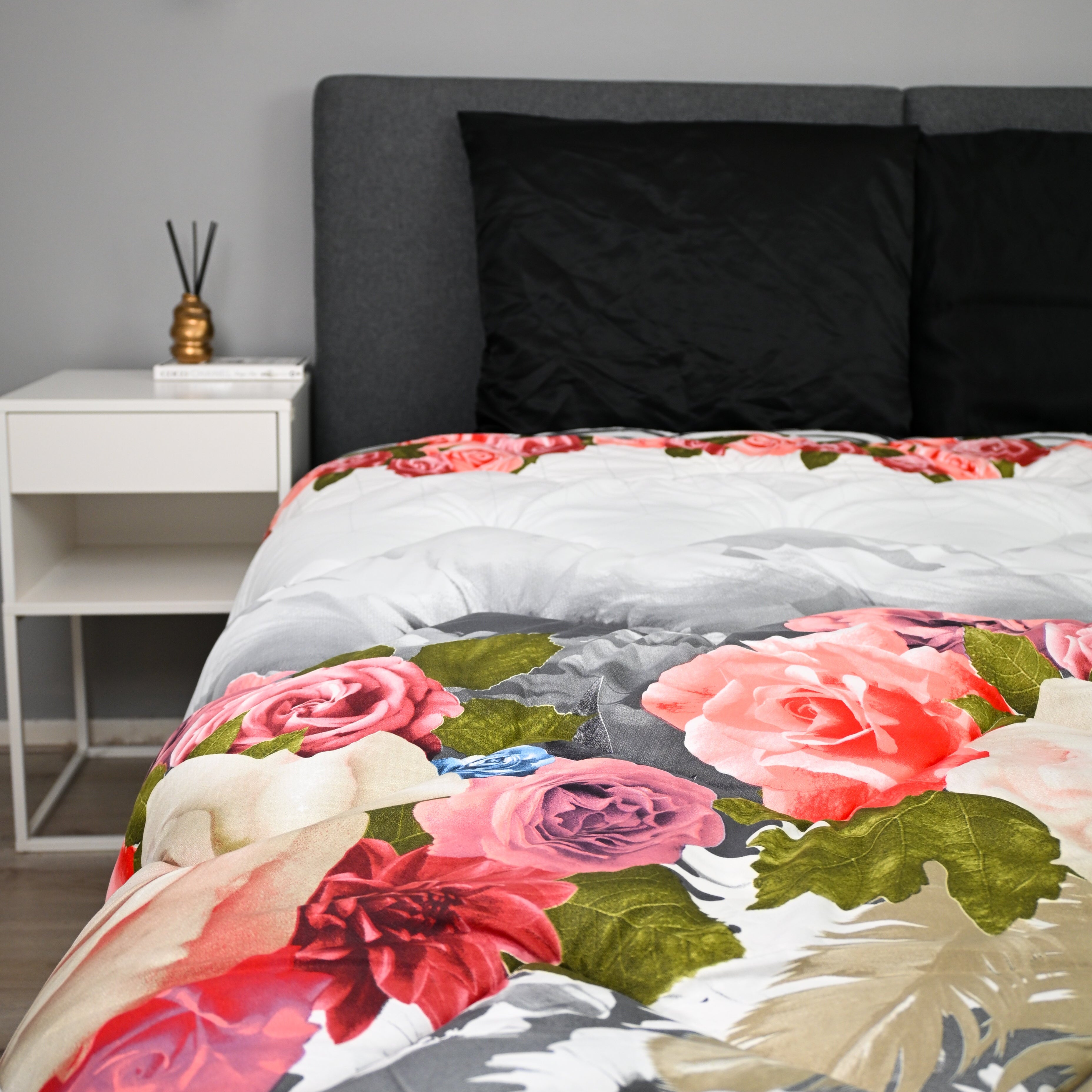 All-in One Lazy Dekbed Grijs Met Rozen - Dekbed voor het hele jaar
