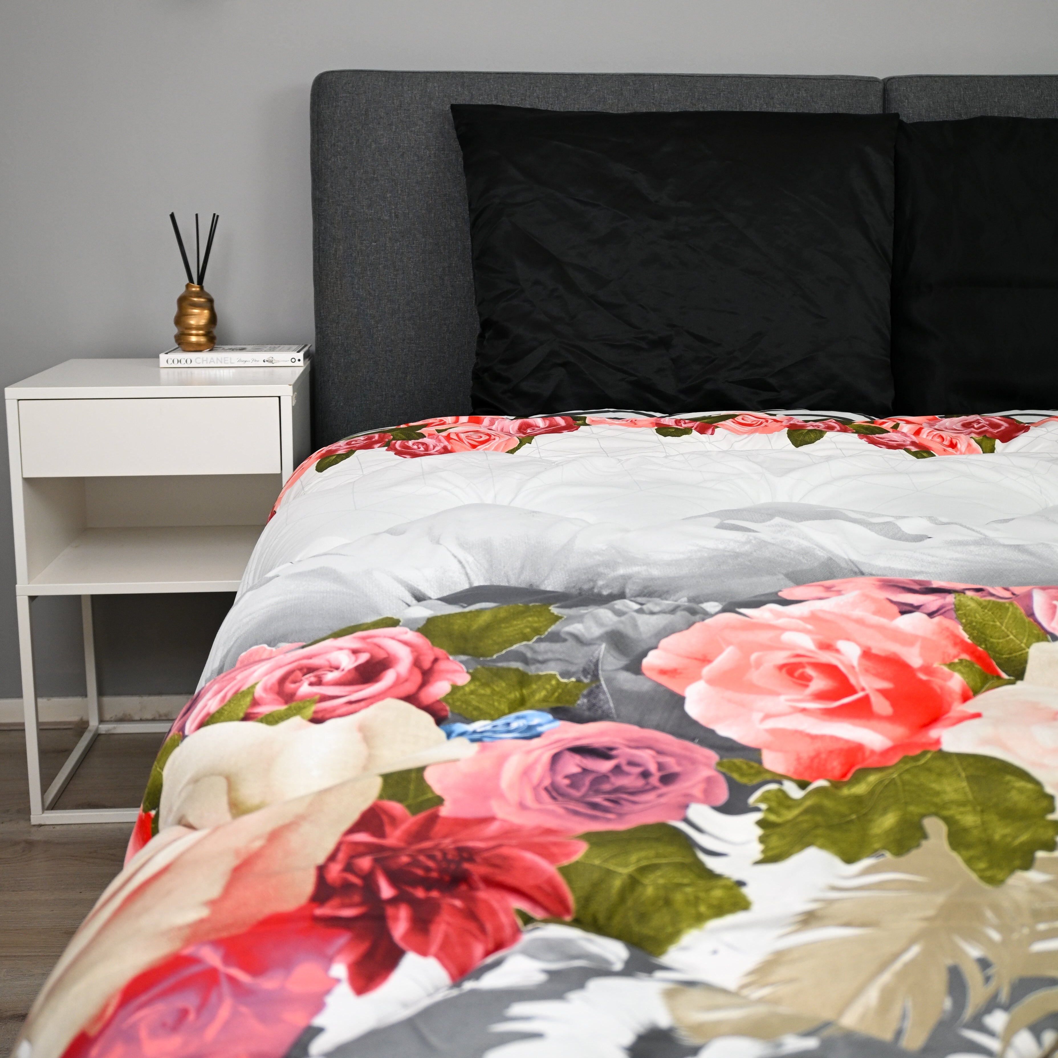 All-in One Lazy Dekbed Grijs Met Rozen - Dekbed voor het hele jaar