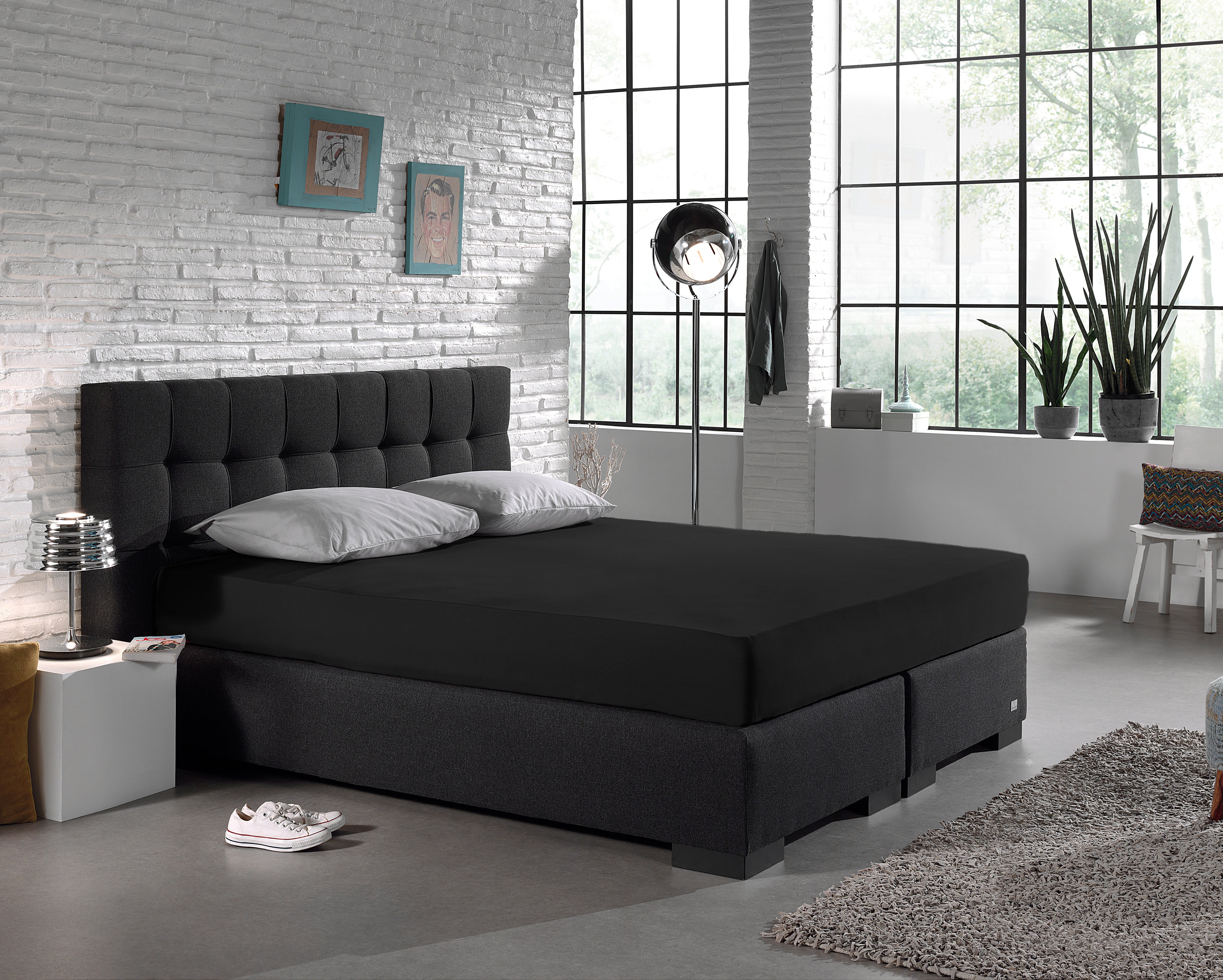 Single Jersey 135g Fitted Sheet Black - Wonderfully Soft - Suitable for Box Springs and Mattresses - Stretch Cotton