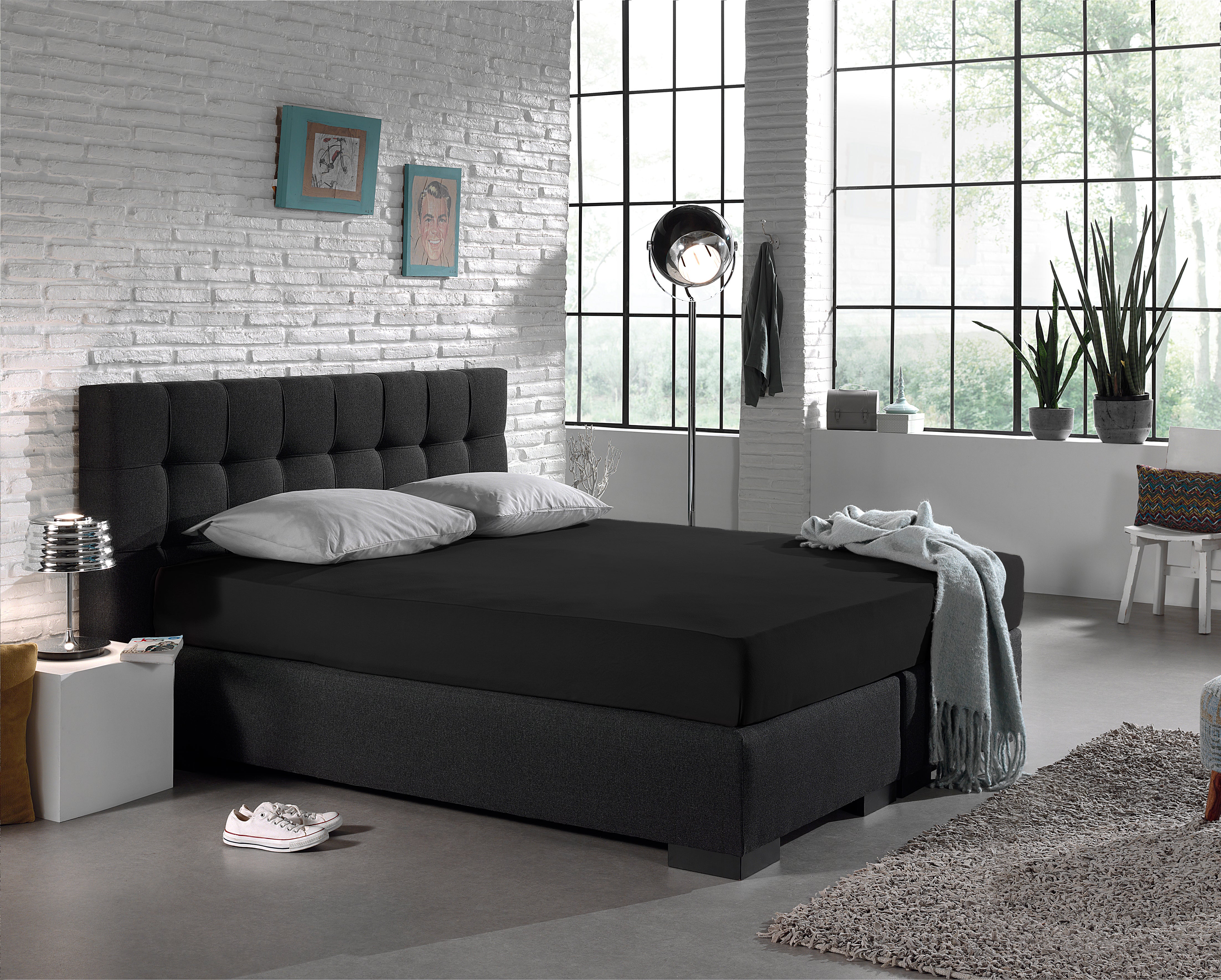 Single Jersey 135g Fitted Sheet Black - Wonderfully Soft - Suitable for Box Springs and Mattresses - Stretch Cotton