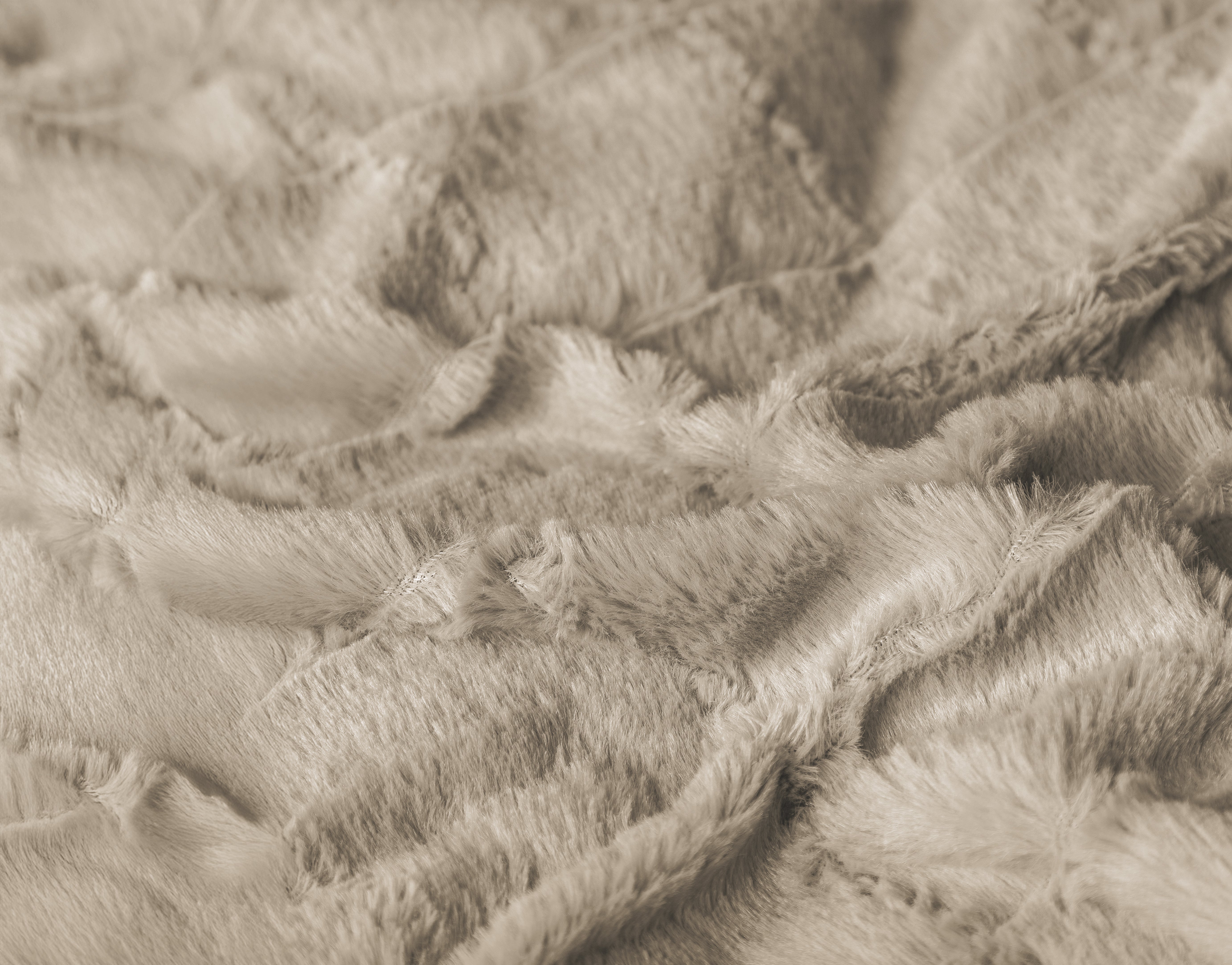 Faux Fur Check Duvet Cover Beige - Wonderfully soft - Chic design - Faux fur