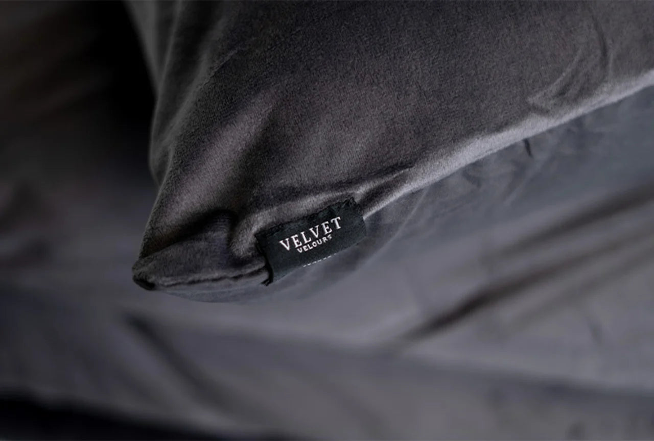 Velvet Pillowcases Anthracite – Luxury Velvet Pillowcases in 12 Colors