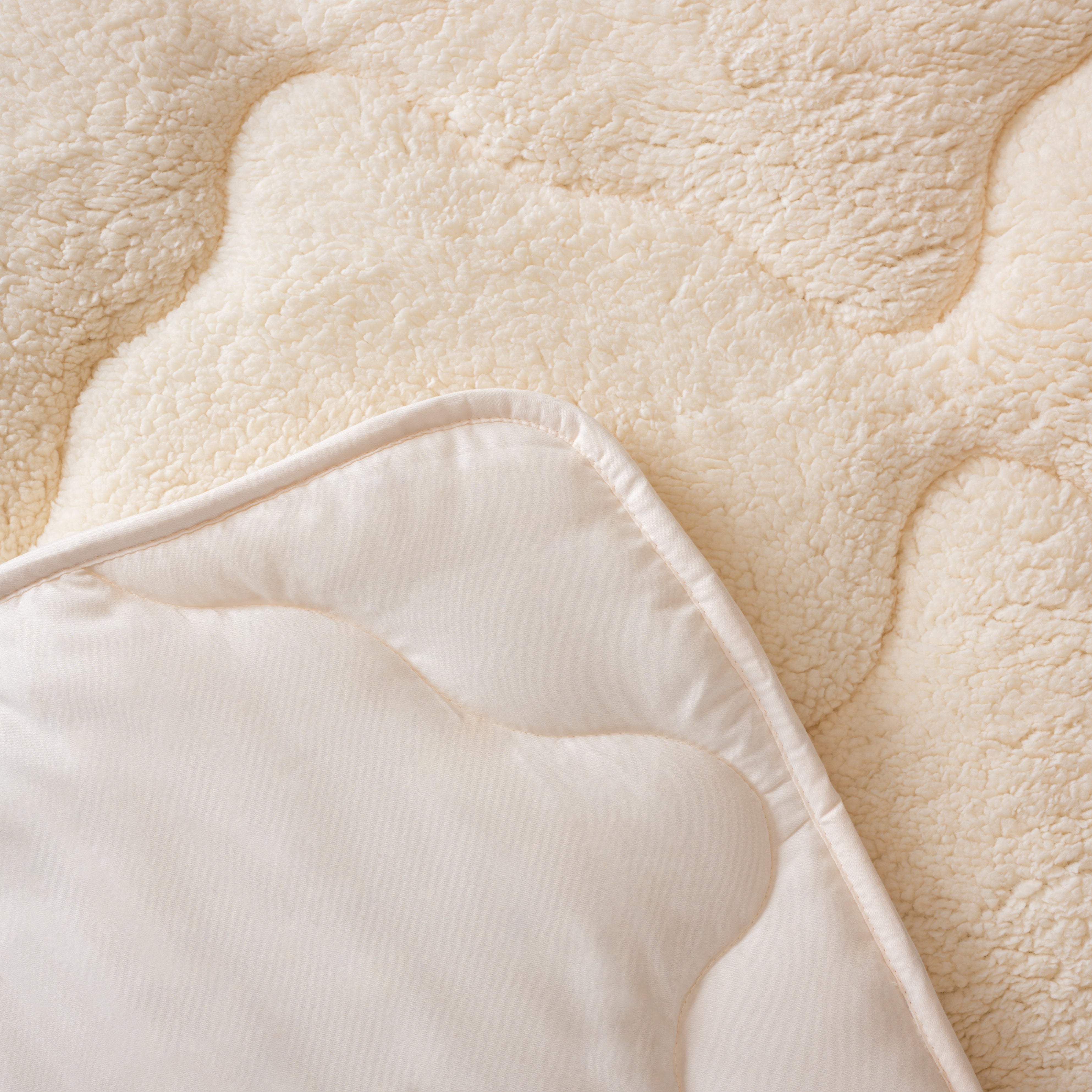All-in-One Lazy Teddy Duvet Cream - Duvet for the whole year