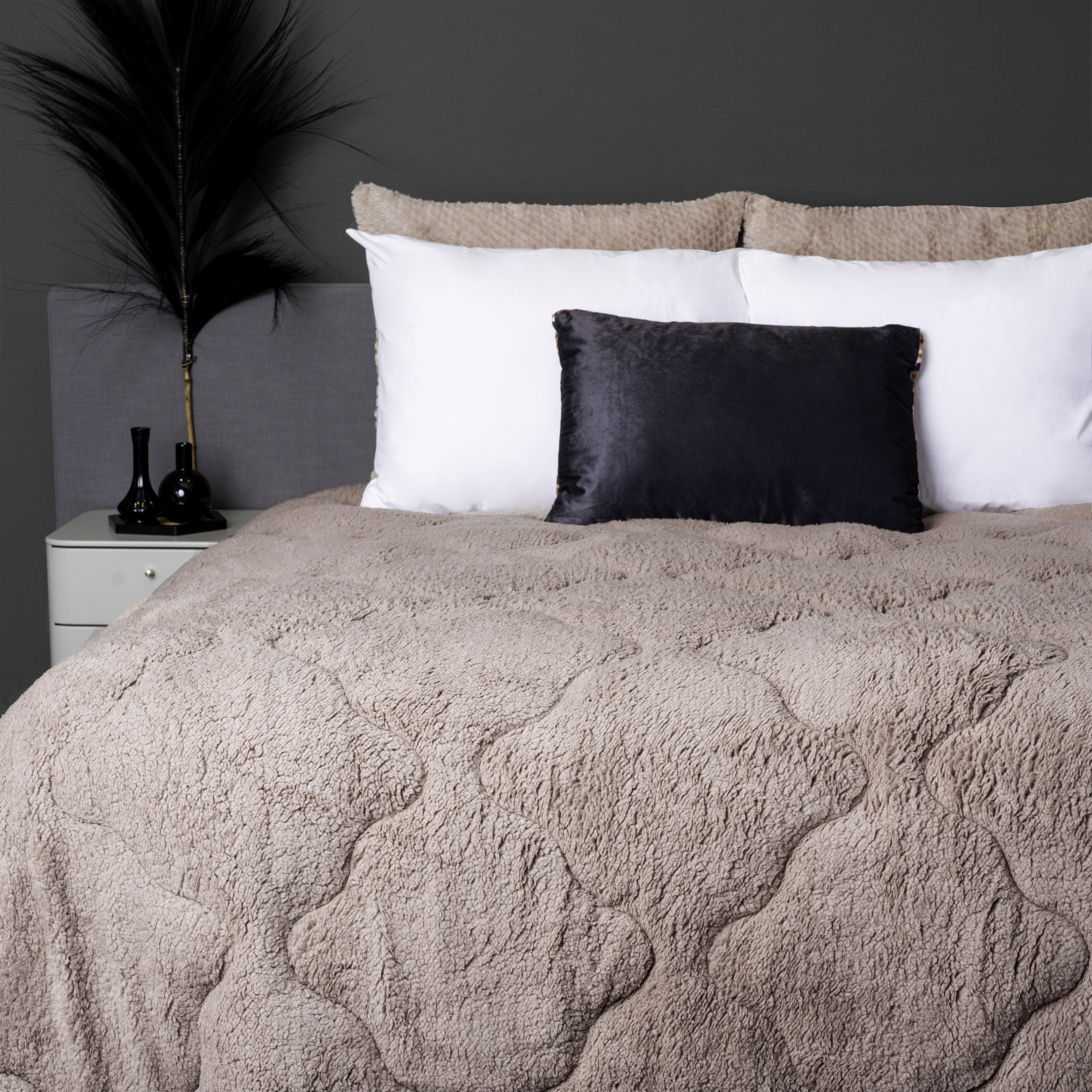 All-in One Lazy Teddy Dekbed Taupe - Dekbed voor het hele jaar