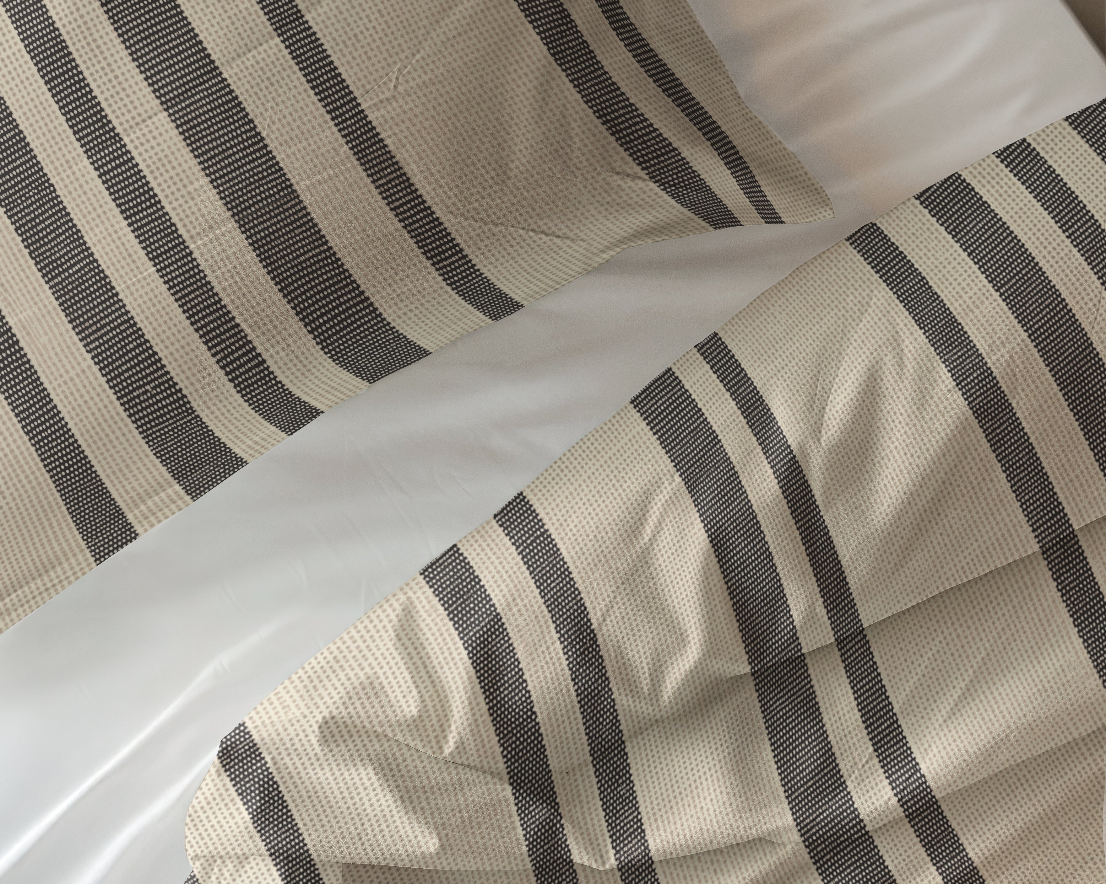 Linear Linen Zand Dekbedovertrek