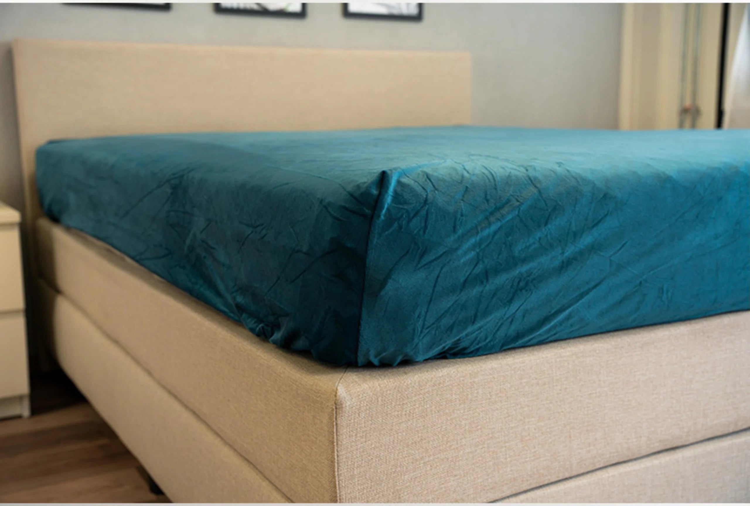 Luxurious Velvet Fitted Sheet Petrol Blue – Extra Soft & Warm – 40cm Corner Height