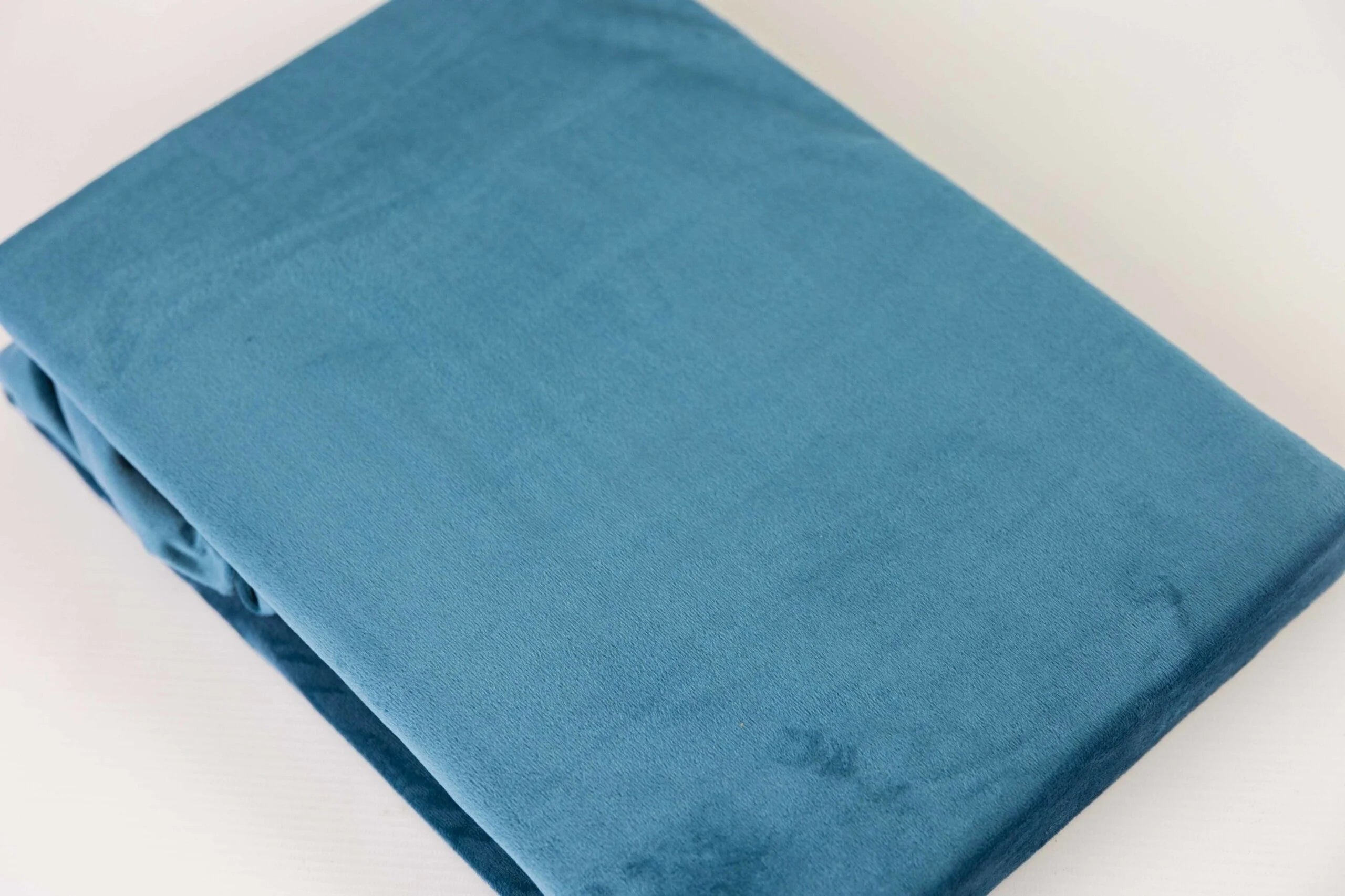 Luxurious Velvet Fitted Sheet Petrol Blue – Extra Soft & Warm – 40cm Corner Height