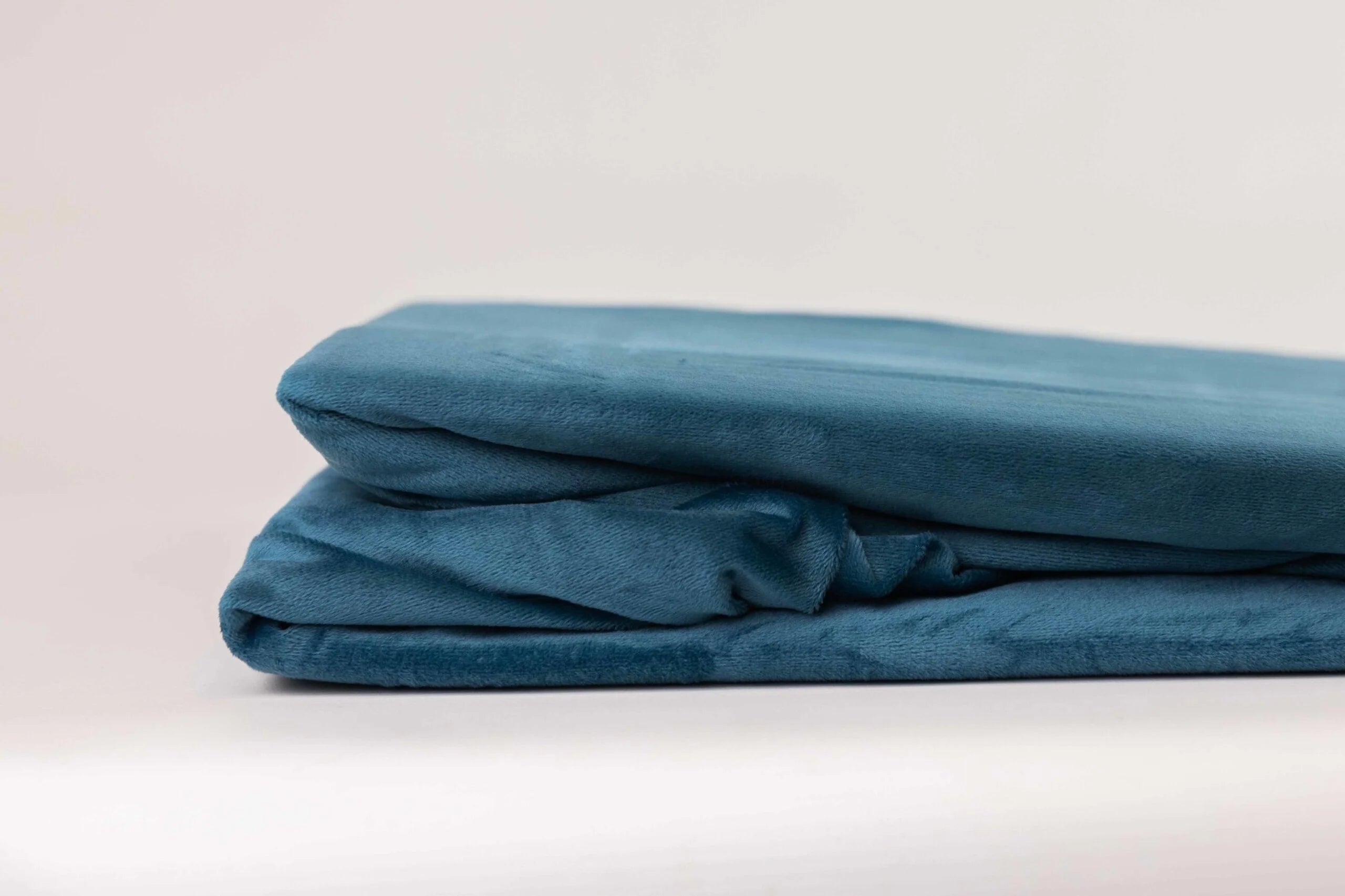 Luxurious Velvet Fitted Sheet Petrol Blue – Extra Soft & Warm – 40cm Corner Height