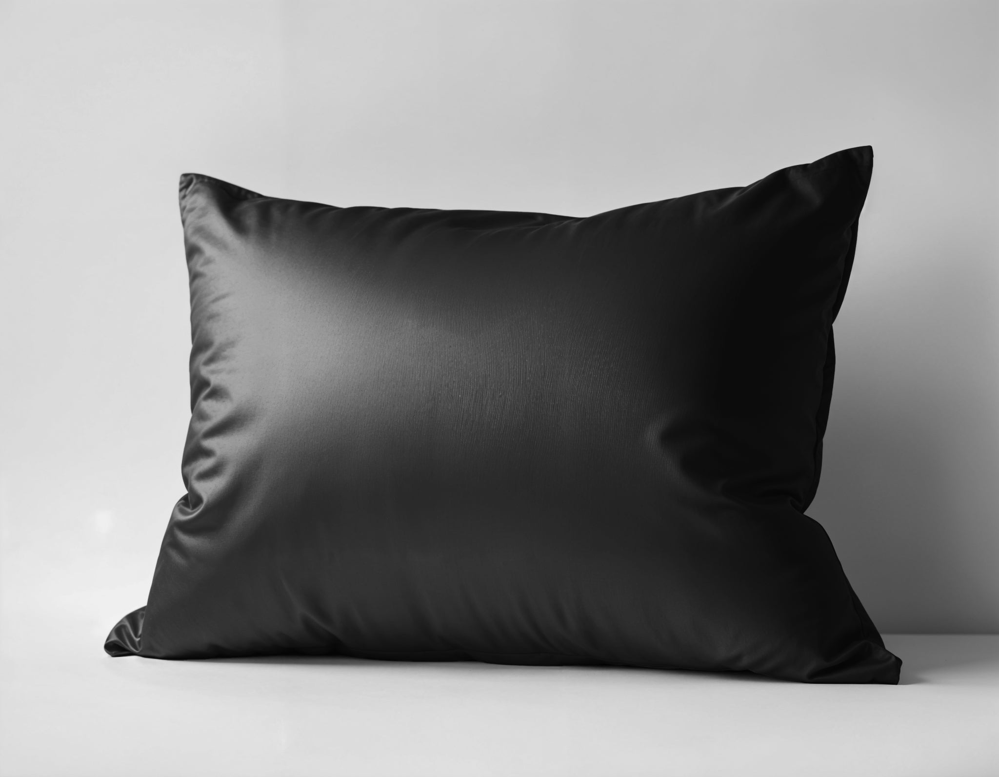 Moerbeizijde kussensloop Zwart 60 x 70 cm
