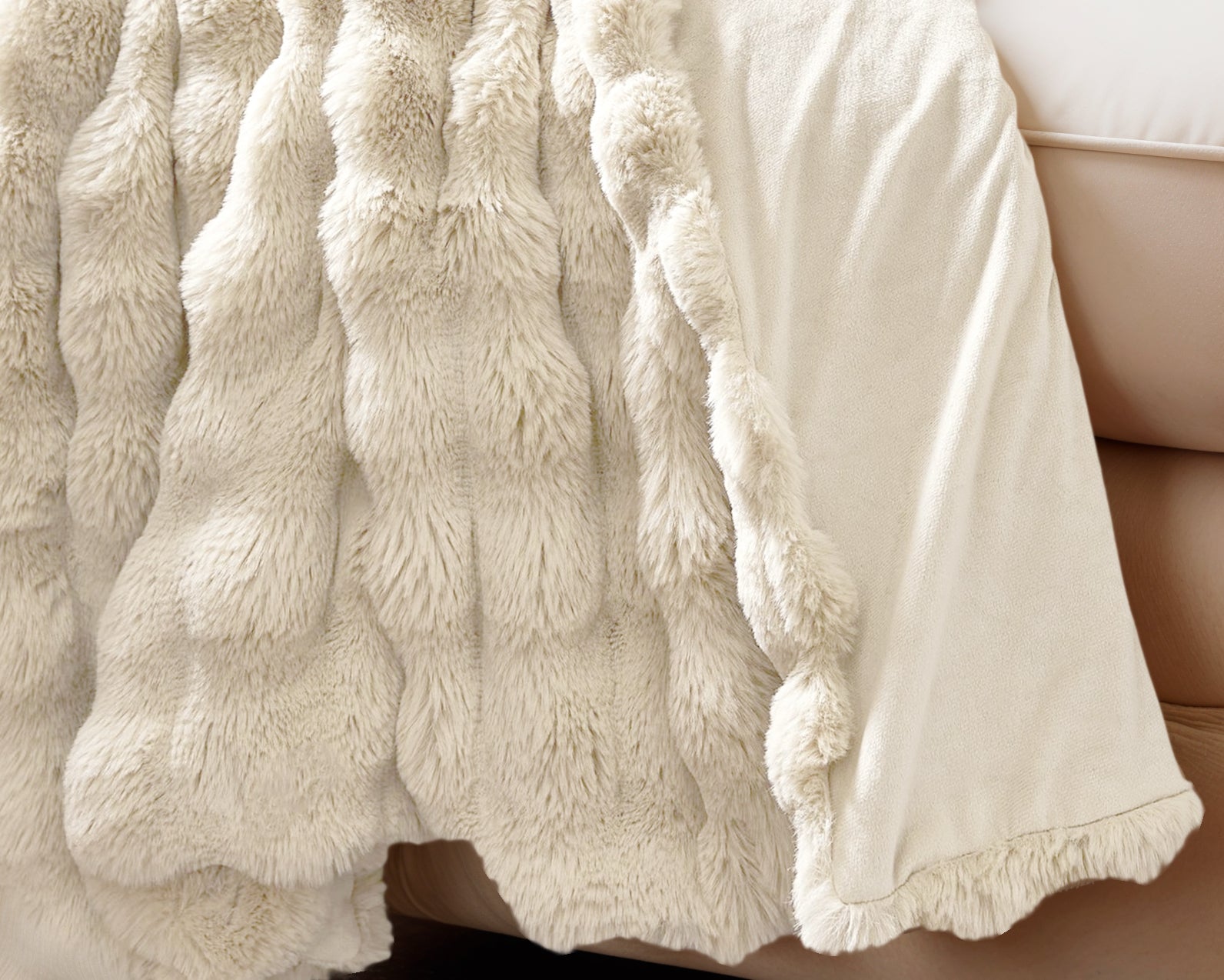 Pom Rabbit Fur plaid Beige 150 x 200 cm