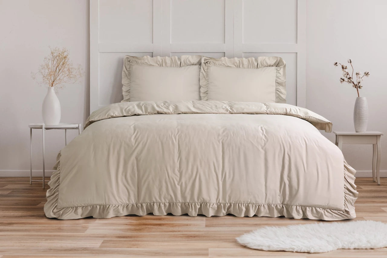 Ruffles Dekbedovertrek Taupe - Ruches overal rondom - Trendy design - Heerlijk zacht