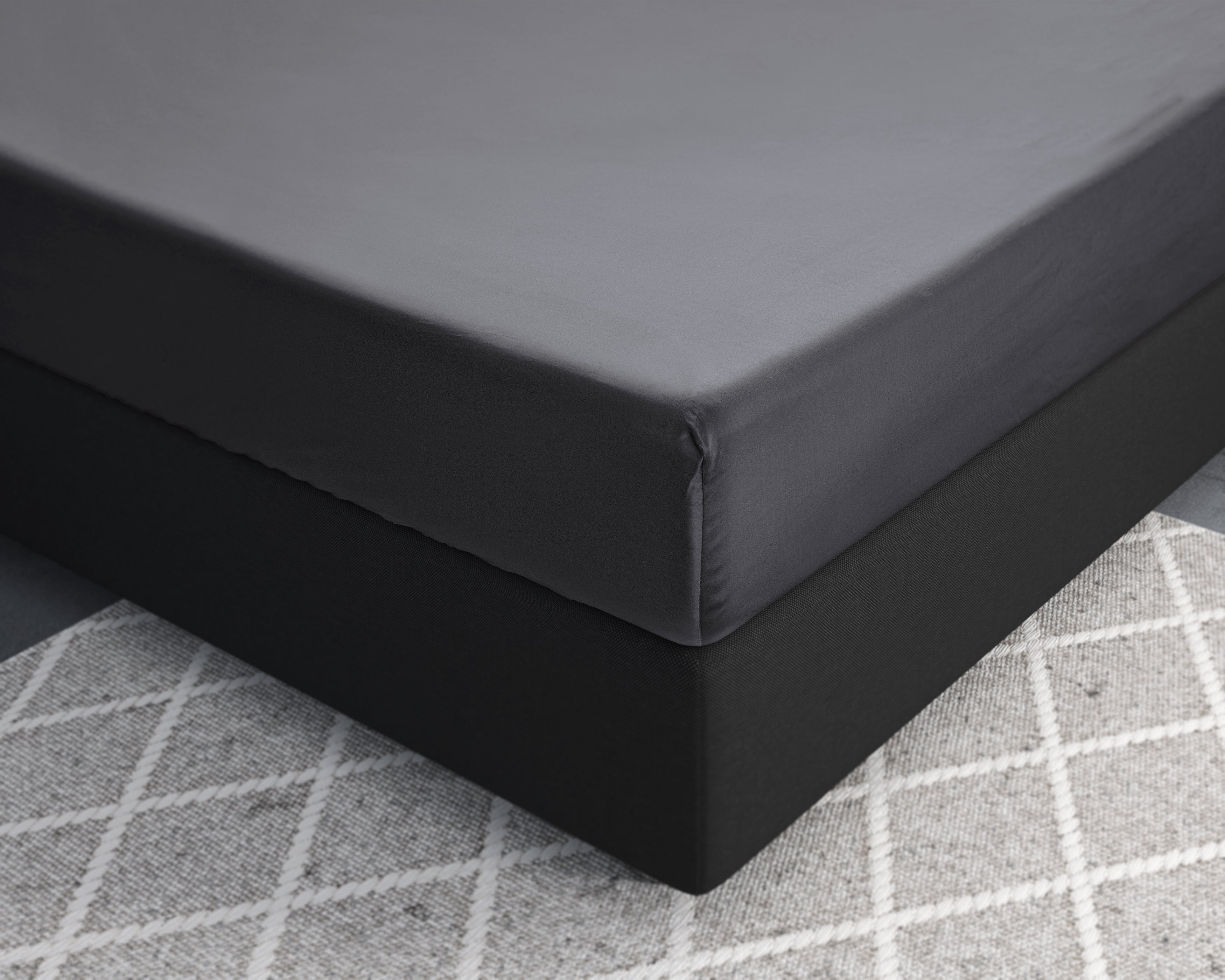 Satin Fitted Sheet Anthracite - Reactive washed - Soft, smooth, breathable and has a light sheen - Free from harmful substances and skin-friendly