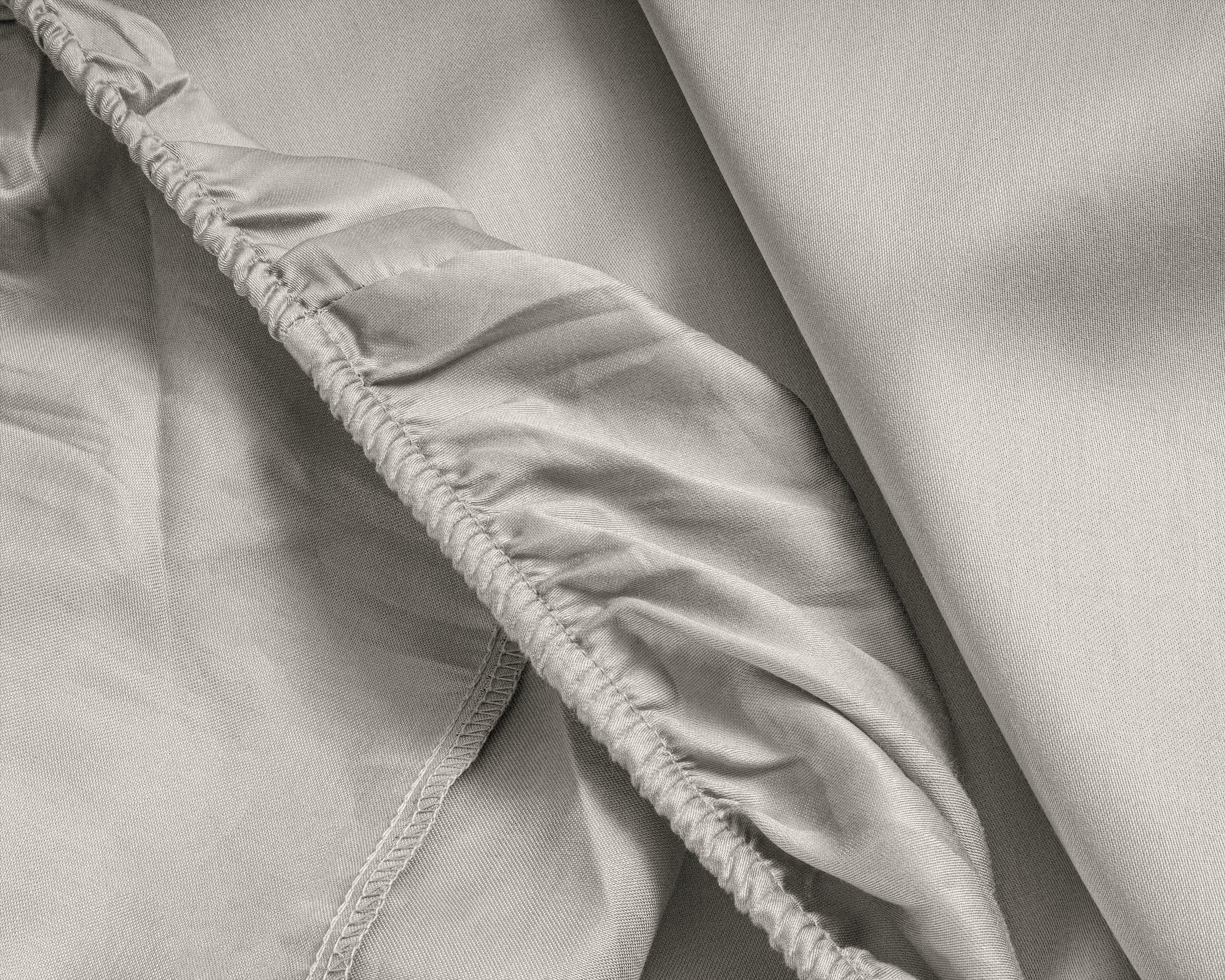 Satin Fitted Sheet Cream - Reactive washed - Soft, smooth, breathable and has a light sheen - Free from harmful substances and skin-friendly