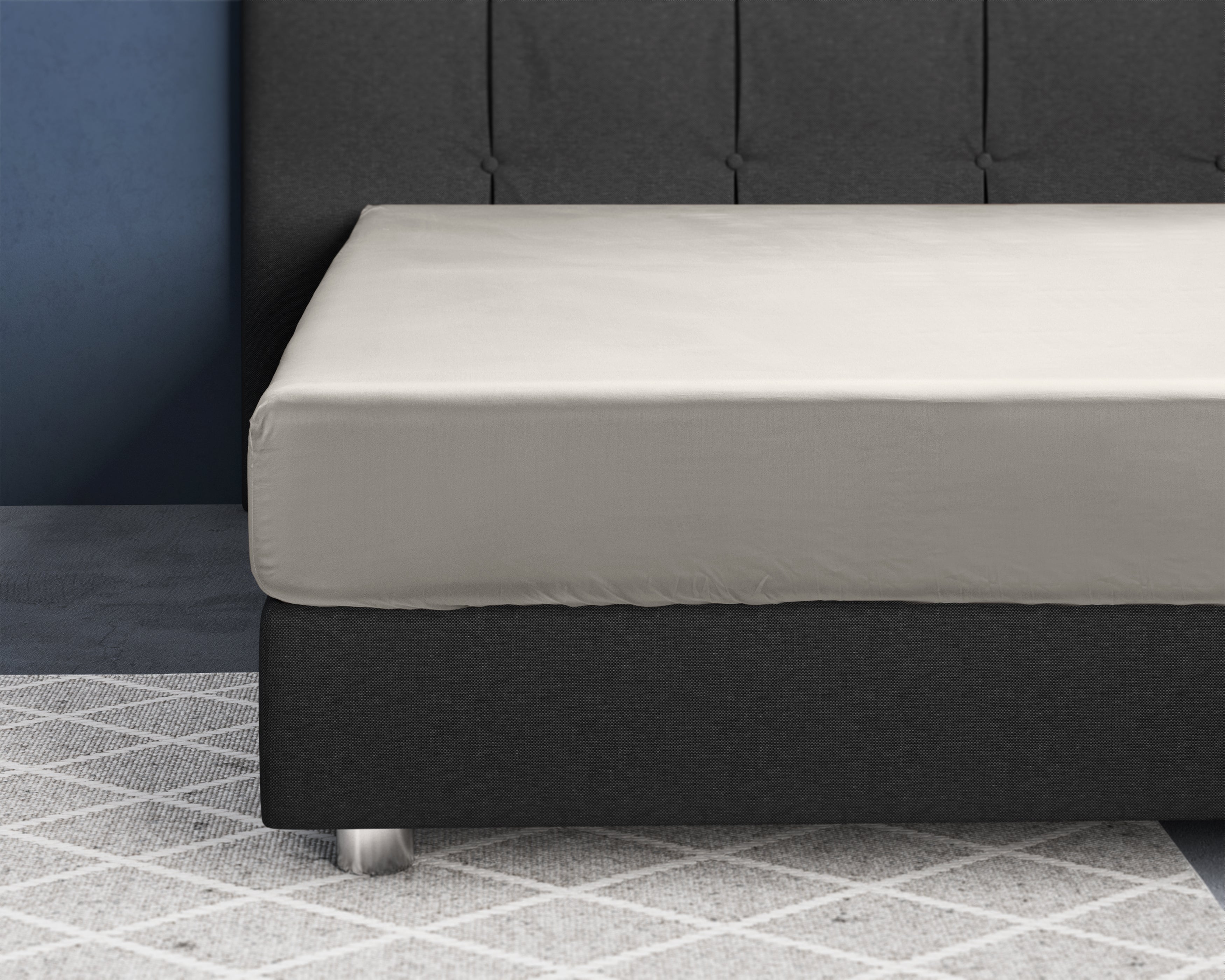 Satin Fitted Sheet Cream - Reactive washed - Soft, smooth, breathable and has a light sheen - Free from harmful substances and skin-friendly