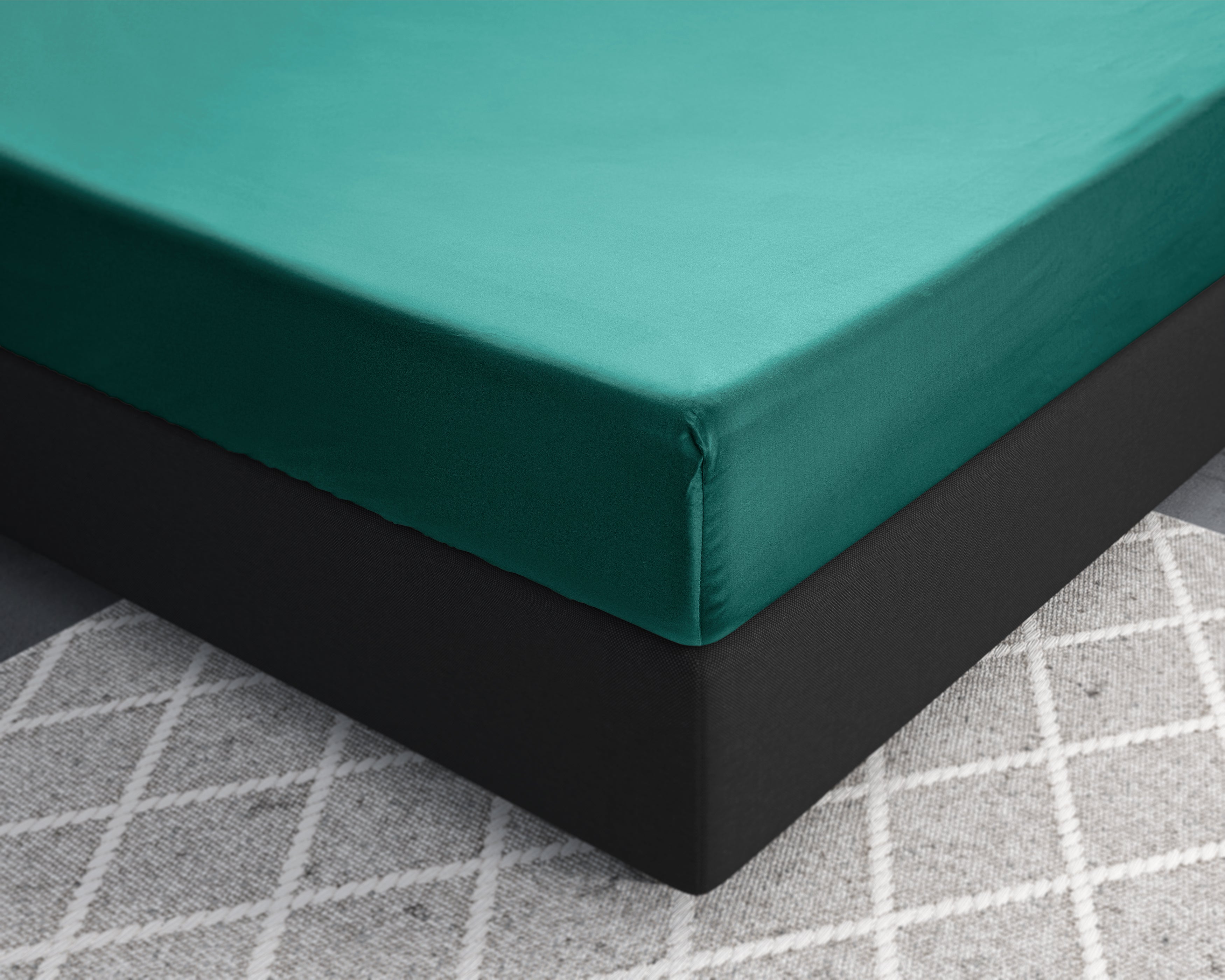 Satin Fitted Sheet Dark Green - Reactive washed - Soft, smooth, breathable and has a light sheen - Free from harmful substances and skin-friendly