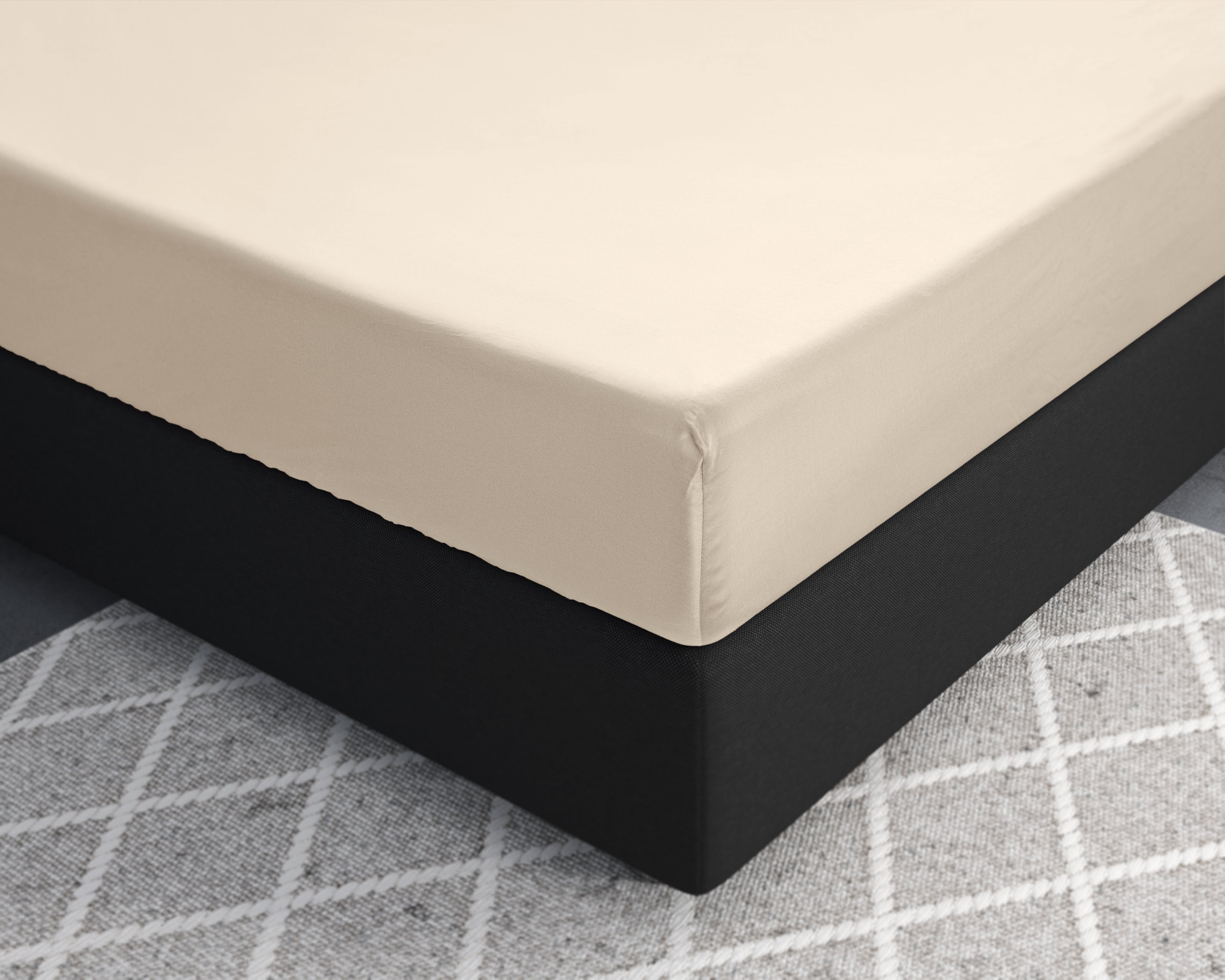 Satin Fitted Sheet Sand - Reactive washed - Soft, smooth, breathable and has a light sheen - Free from harmful substances and skin-friendly