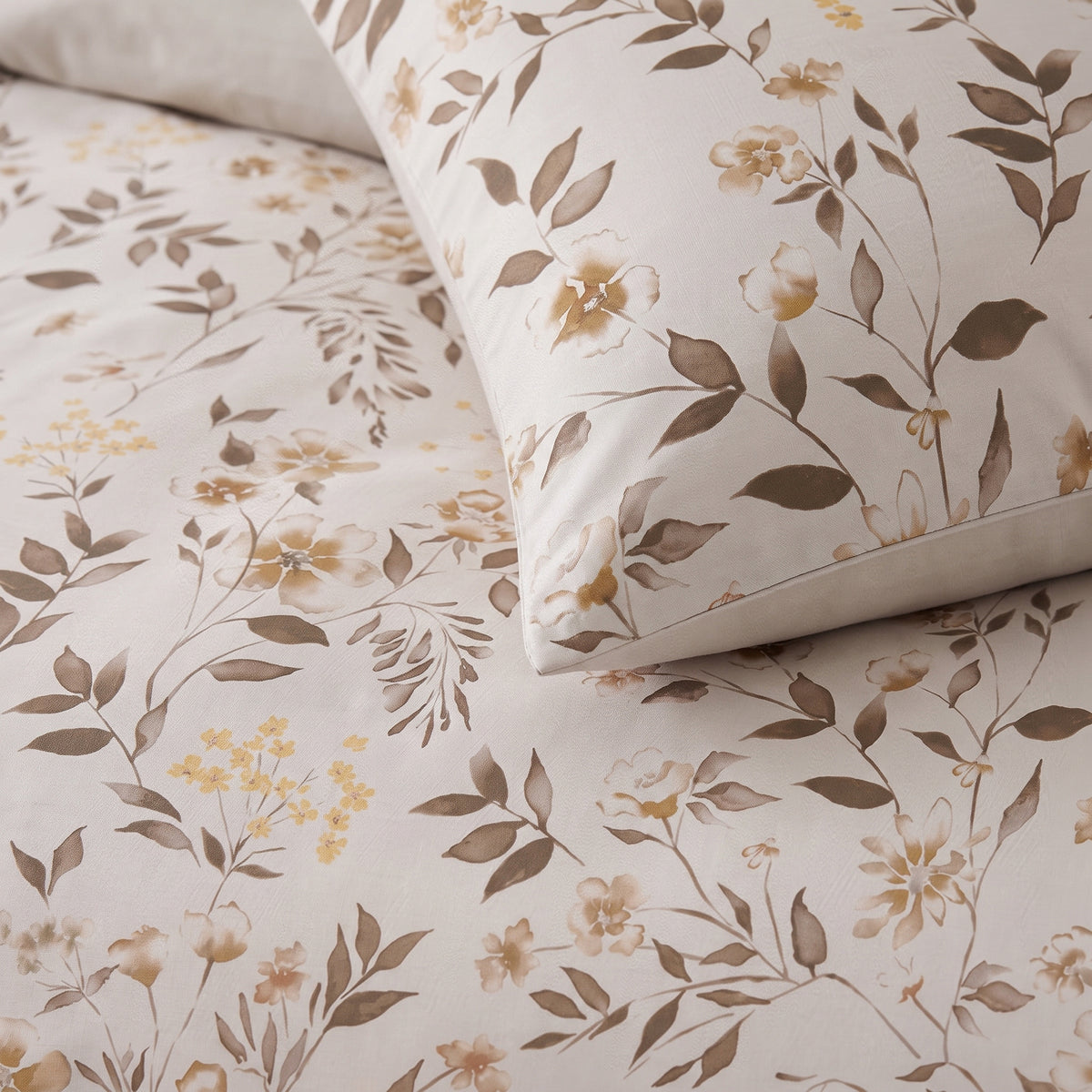 Sleeptime Dekbed - Bianca Beige - Voor het hele jaar + Kussenslopen