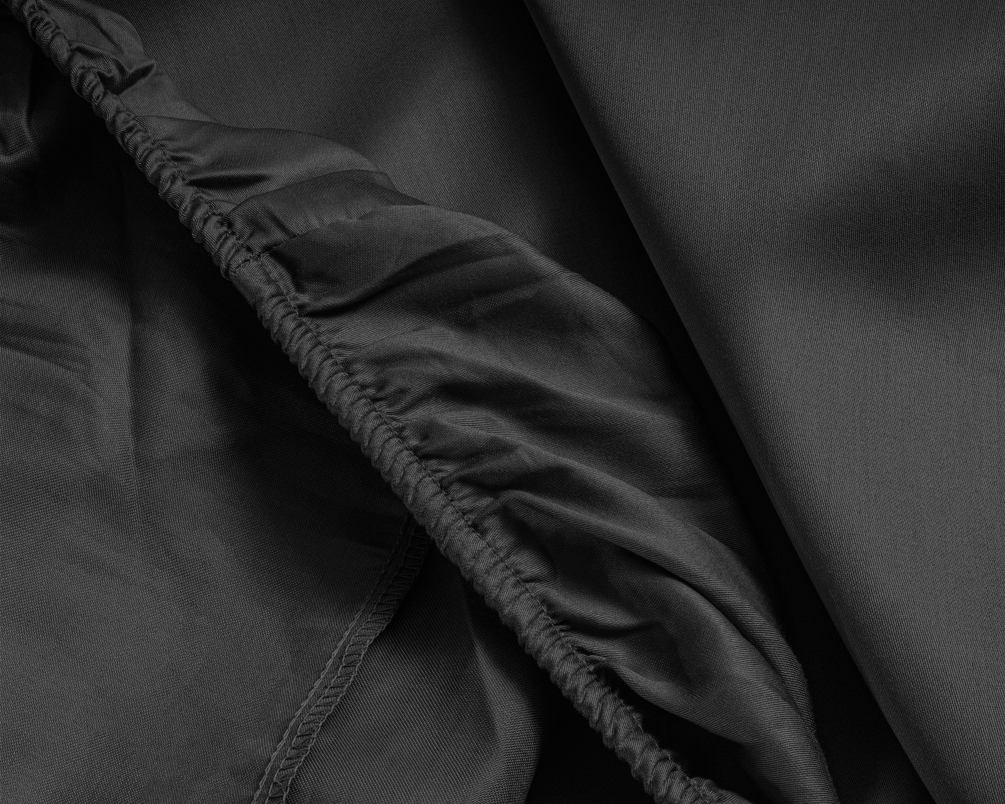 Split Topper Satin Fitted Sheet Black - Reactive washed - Soft, smooth, breathable and has a light sheen - Free from harmful substances and skin-friendly