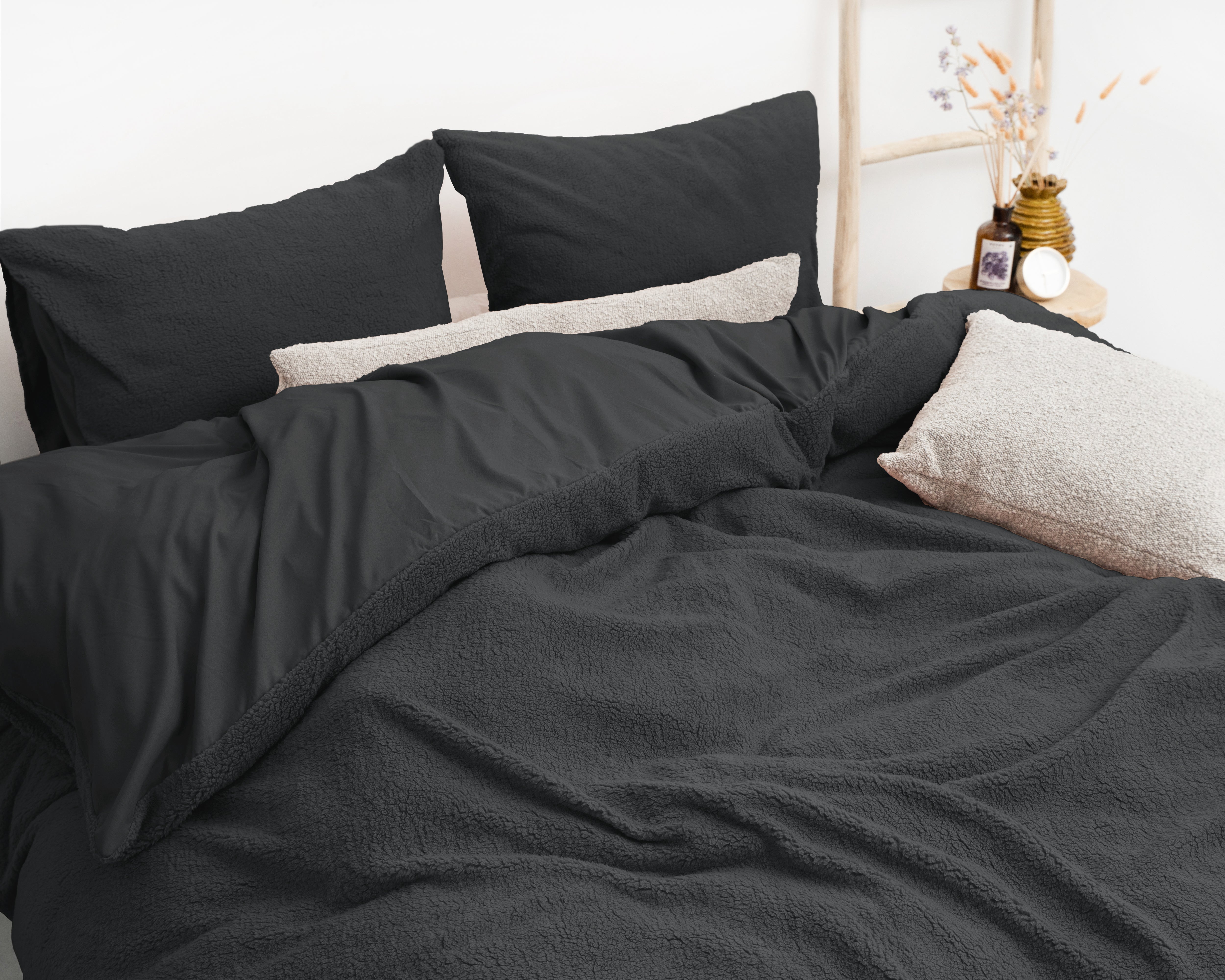 Teddy Duvet Cover Anthracite - Cuddly night's sleep - Soft and warm - Warm and luxurious feeling