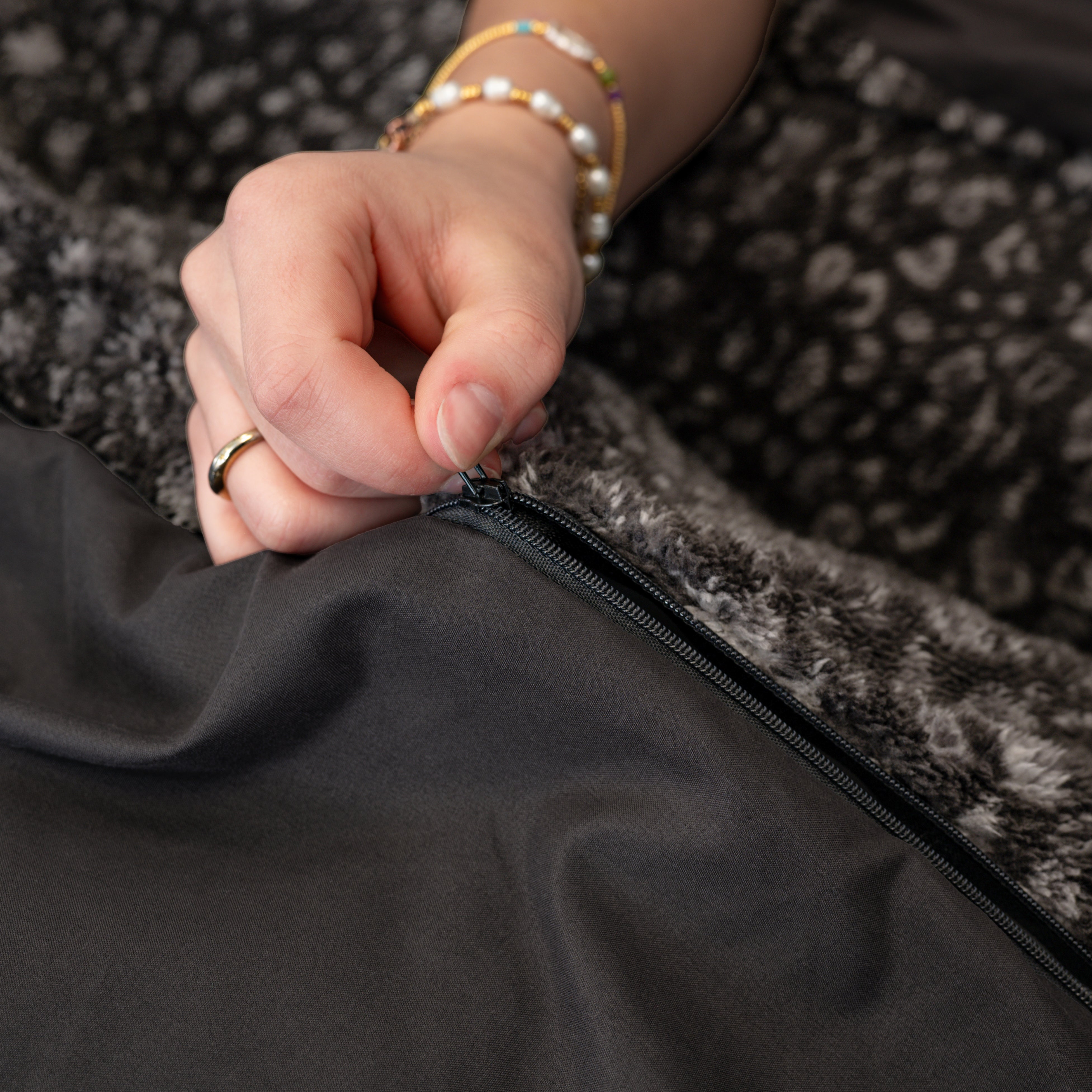 Teddy Duvet Cover Tiger Black - Cuddly night's sleep - Soft and warm - Trendy print