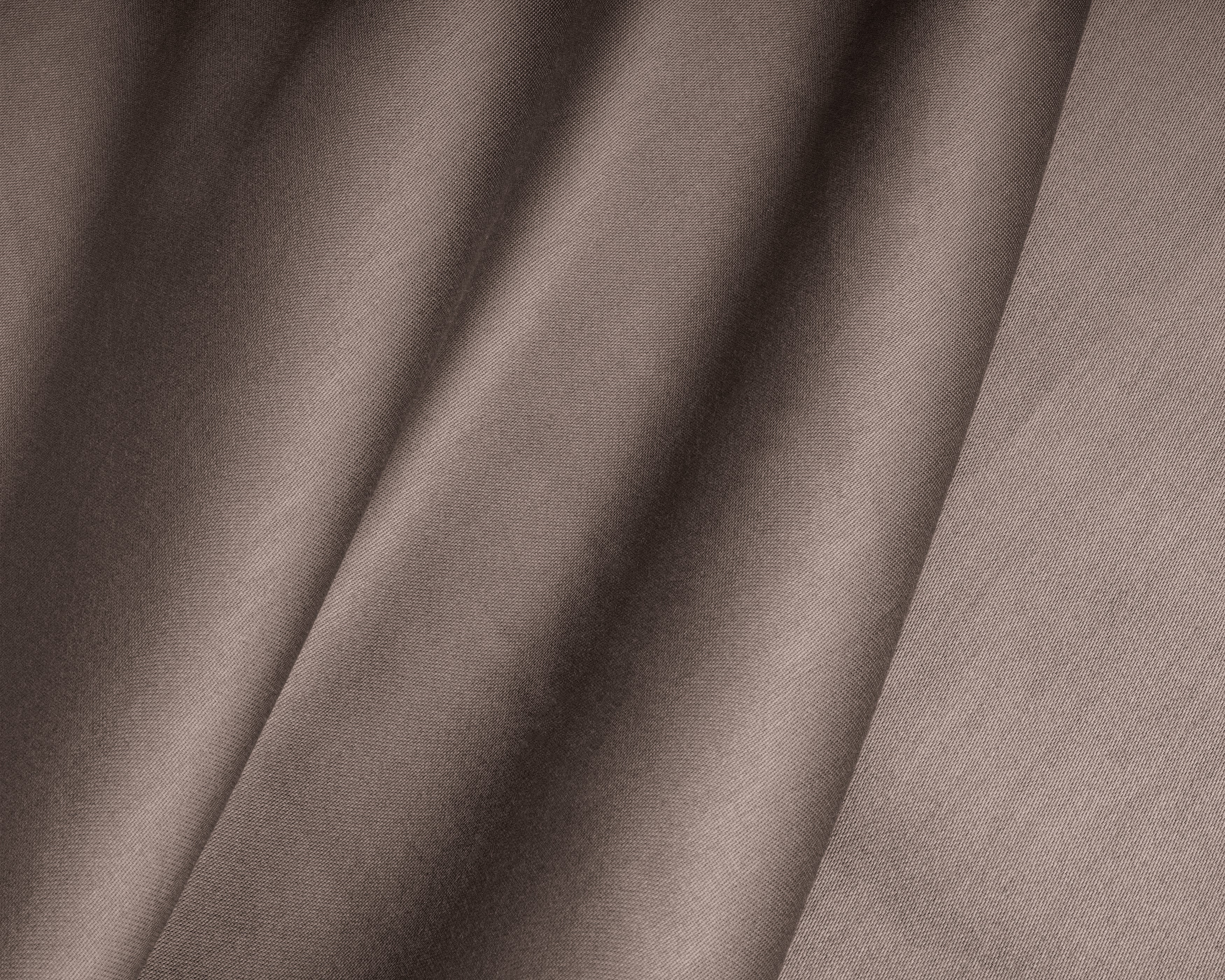 Topper Satin Fitted Sheet Taupe - Reactive washed - Soft, smooth, breathable and has a light sheen - Free from harmful substances and skin-friendly