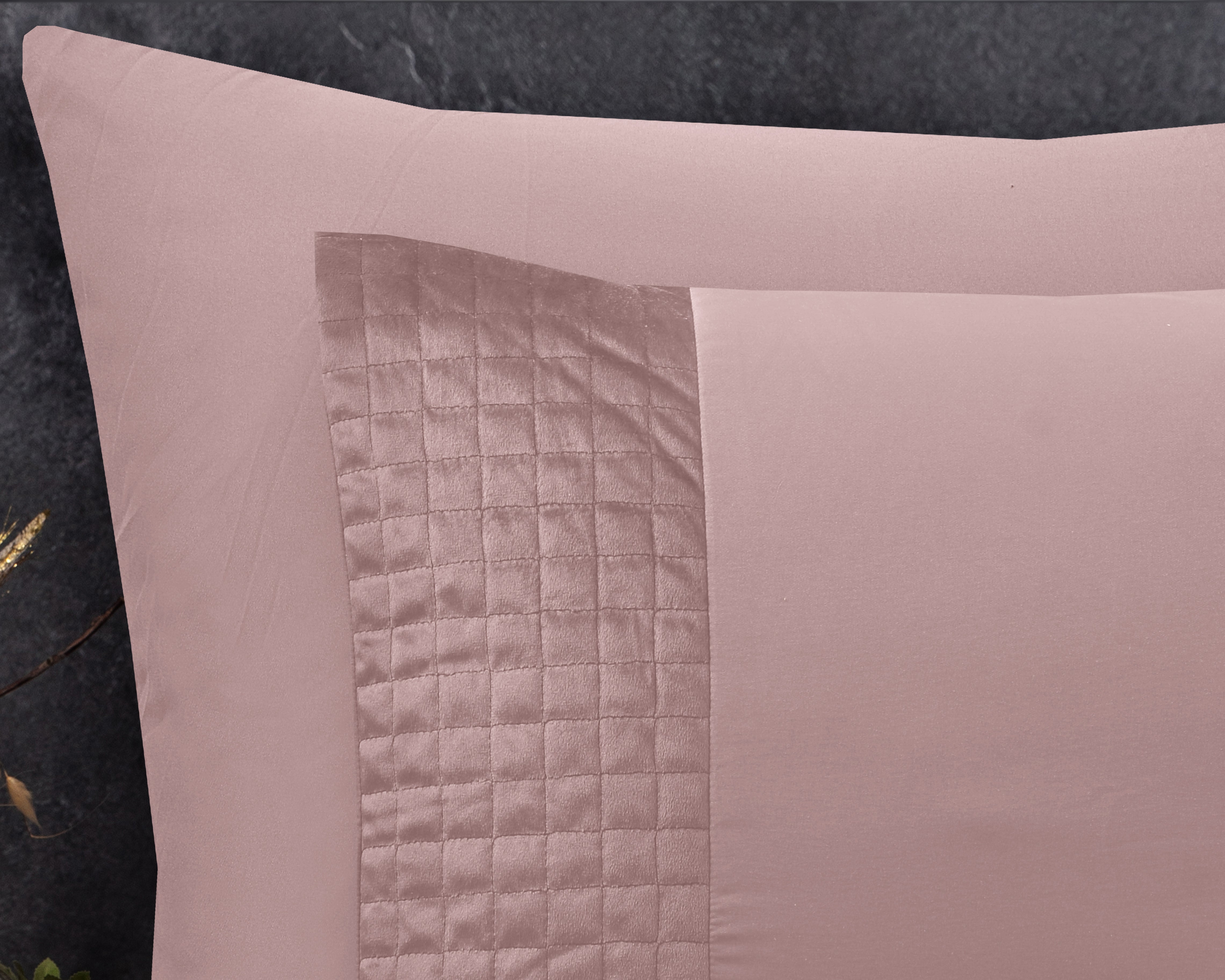 Velvet Band Roze Dekbedovertrek - Luxe velvet band - Fluweel zacht - Carre gestikt