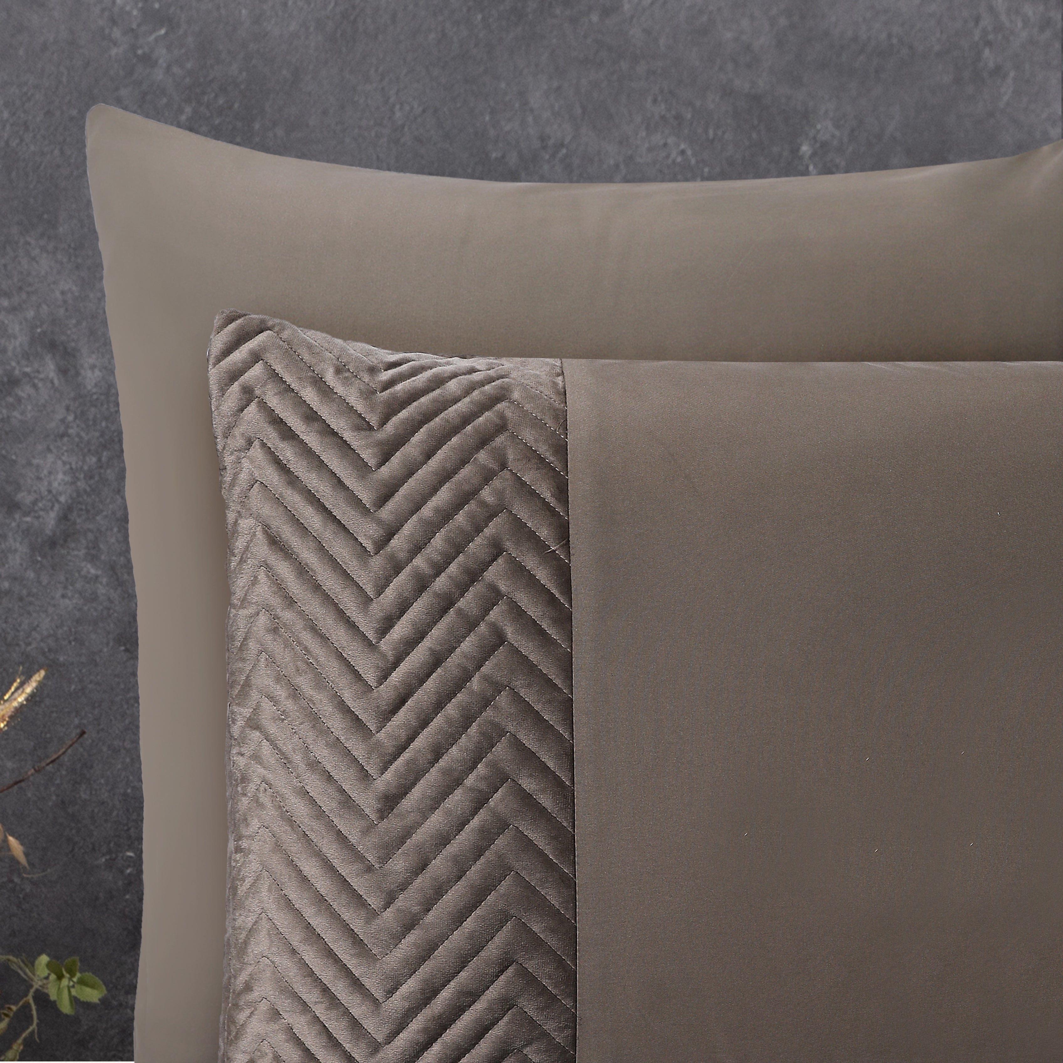 Velvet Crossline Taupe Duvet Cover - Luxurious velvet band - Velvet soft - Square stitched