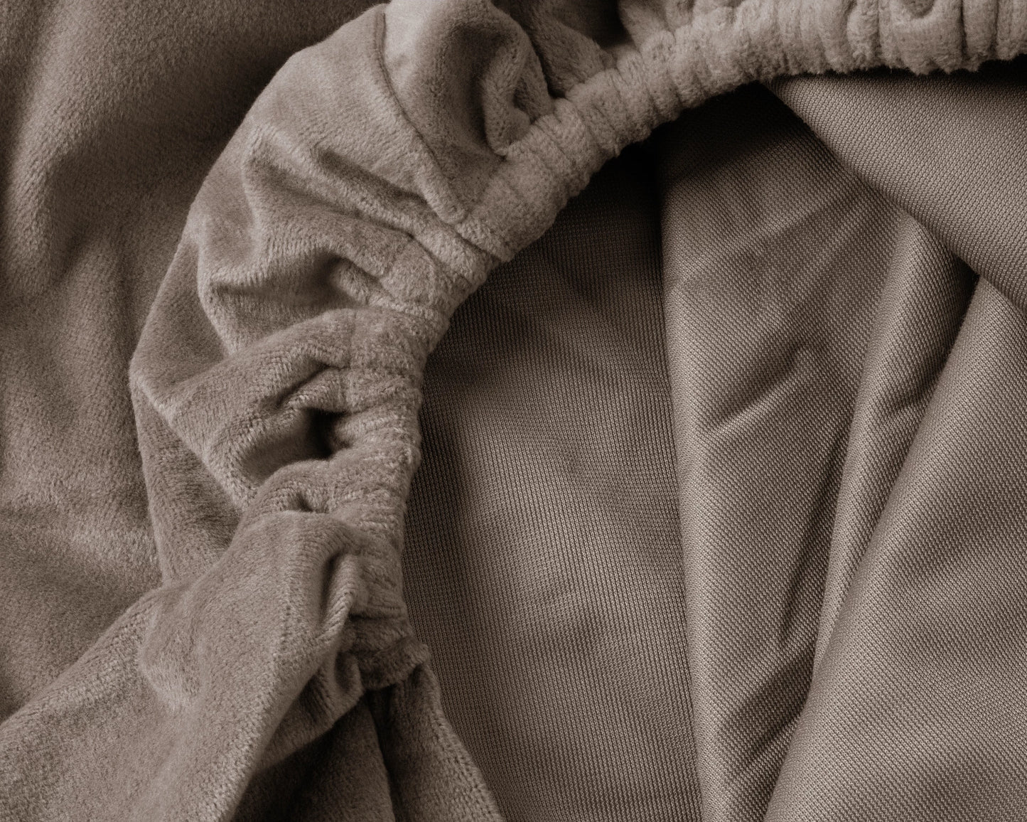 Velvet Hoeslaken Taupe - Warm voor de winter - Zacht en soepel - Vocht absorberend