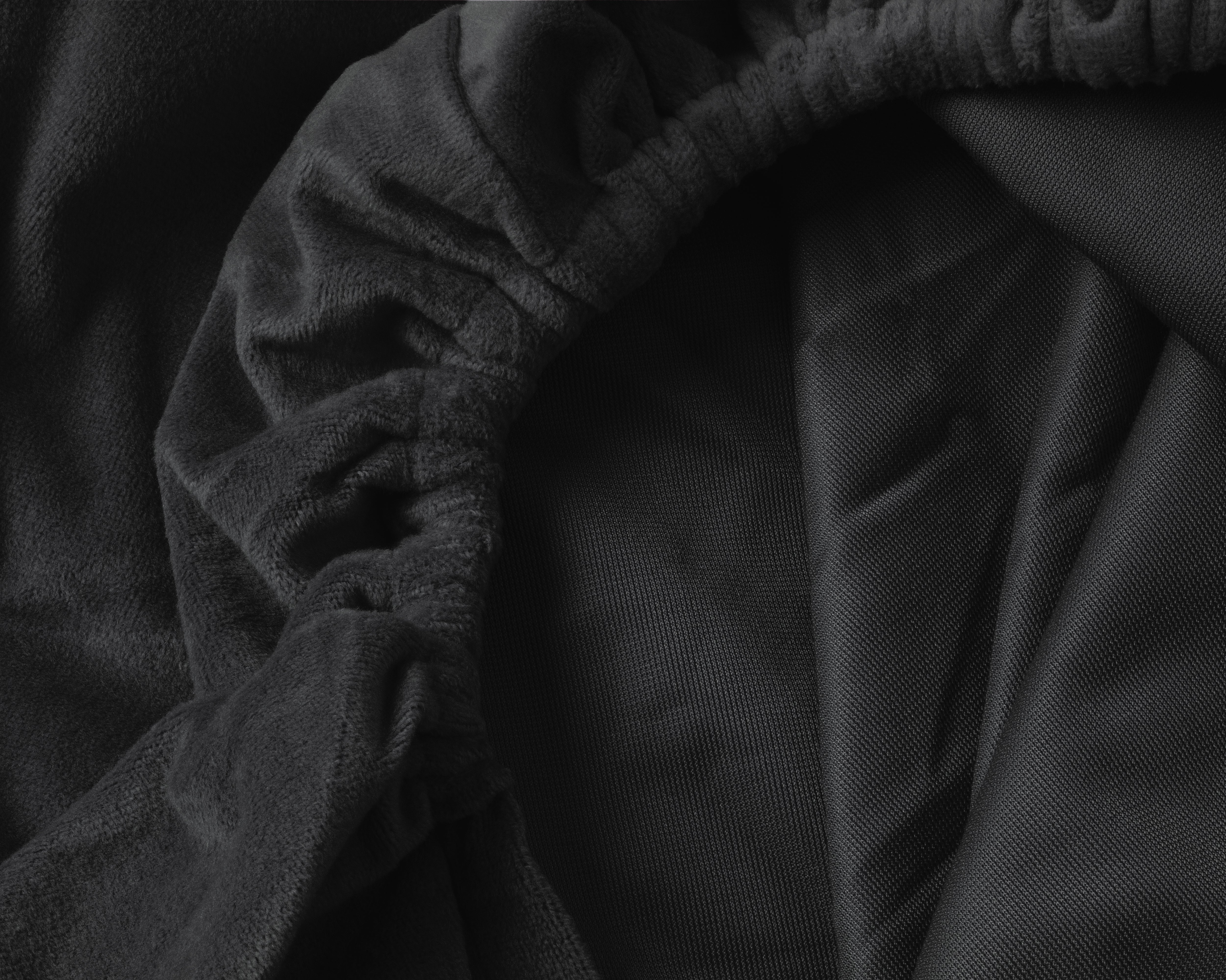 Velvet Fitted Sheet Black - Warm for the winter - Soft and supple - Moisture absorbent