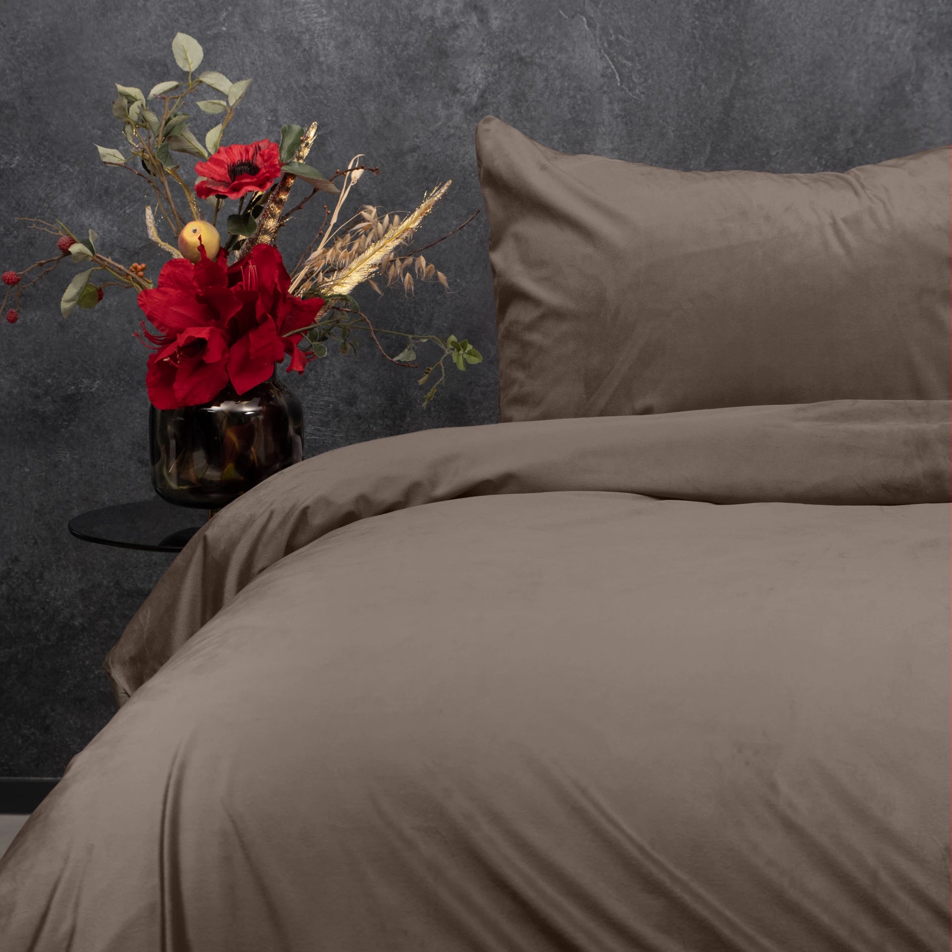 Velvet Uni Dekbedovertrek Taupe - Fluweel zacht - Anti-allergisch - Luxe verpakt