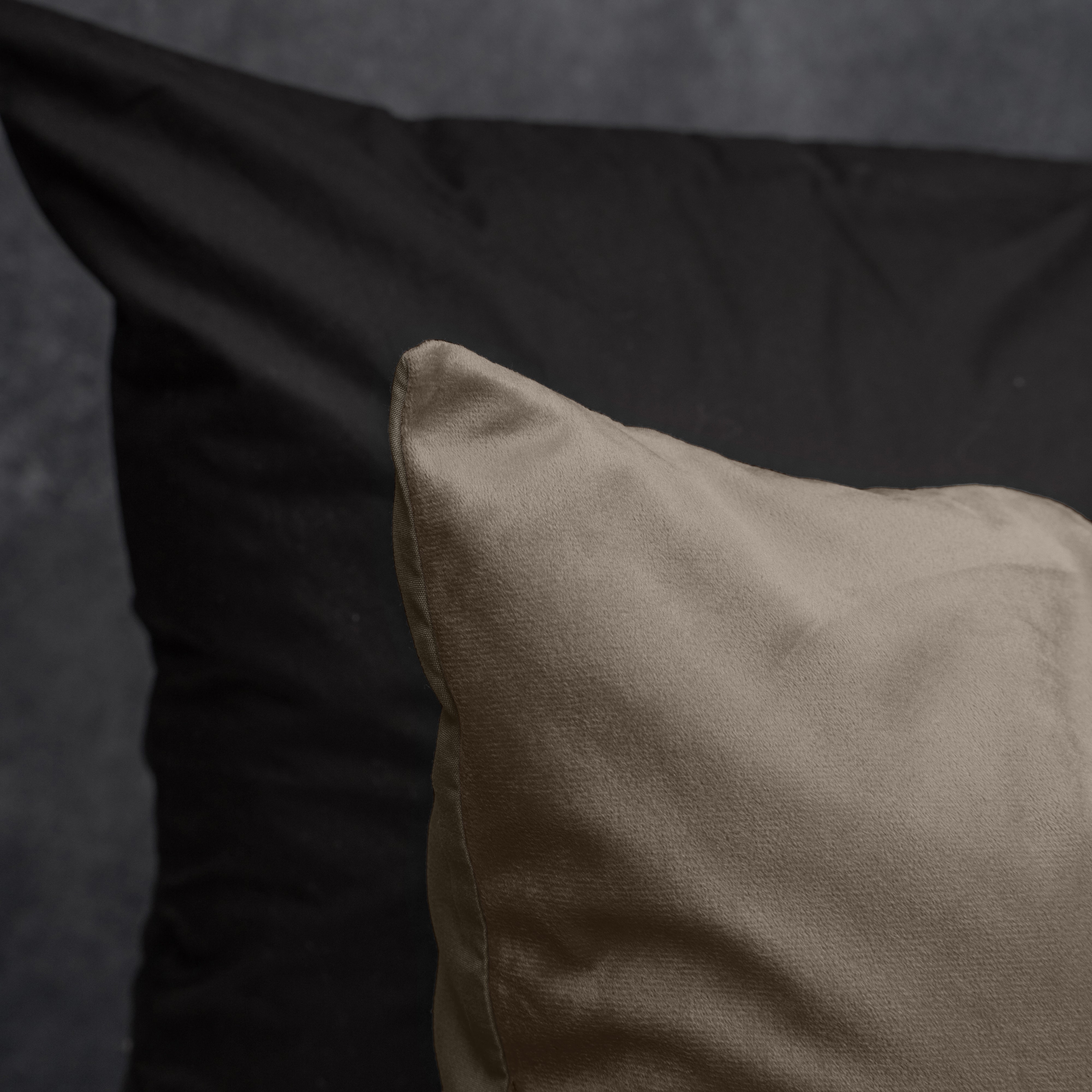 Velvet Uni Duvet Cover Taupe/Grey - Velvet soft - Anti-allergic - Luxuriously packaged