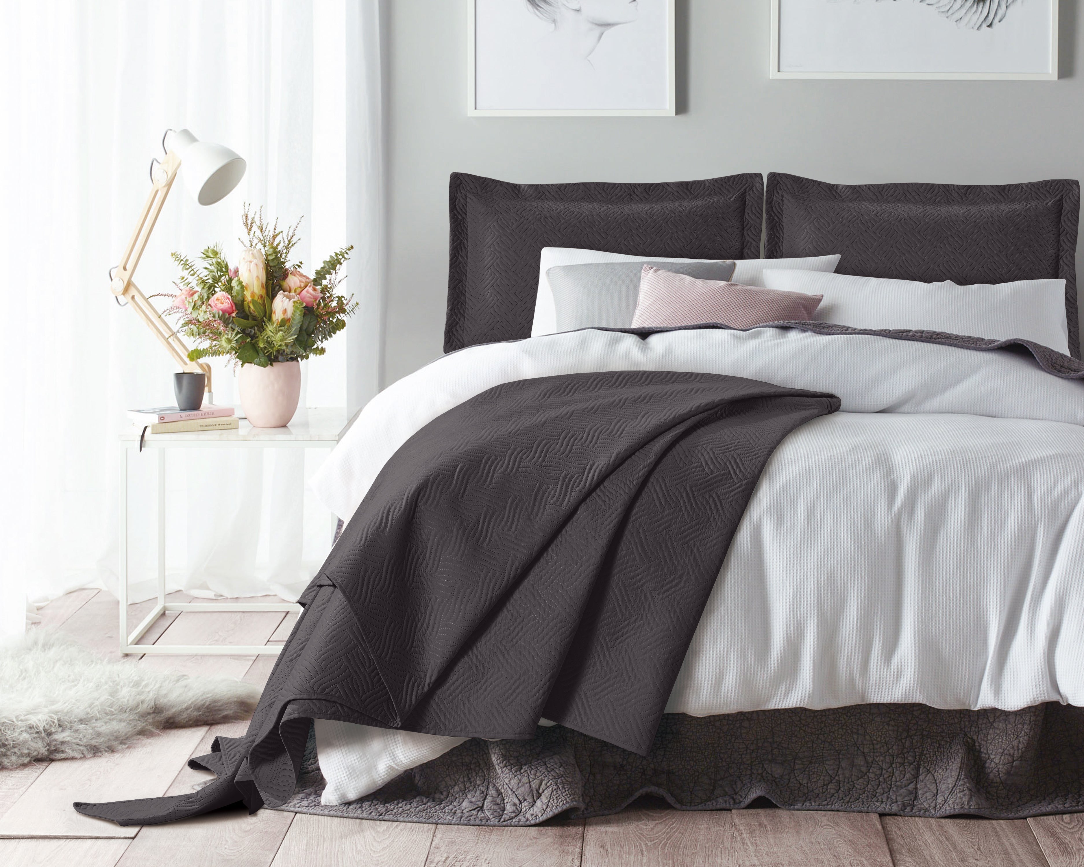 Wave Antraciet 260 x 250 - Mooie sprei - Makkelijk wasbaar - Met 2 slopen