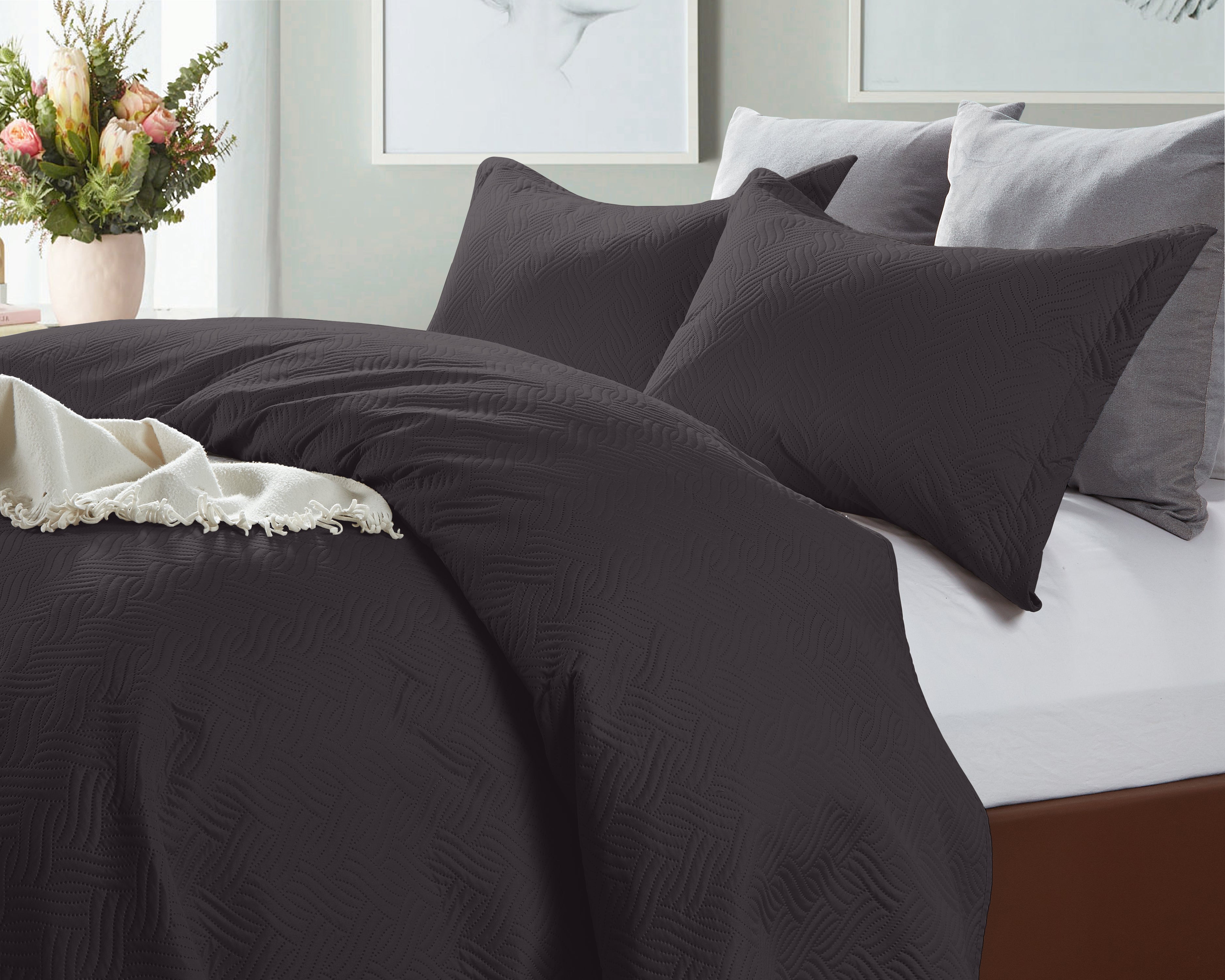 Wave Antraciet 260 x 250 - Mooie sprei - Makkelijk wasbaar - Met 2 slopen