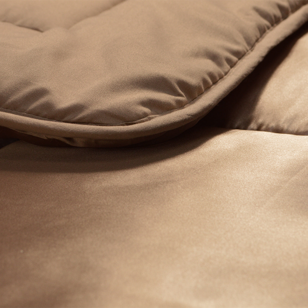 All-in One Lazy Satijnen Dekbed Taupe - Dekbed voor het hele jaar