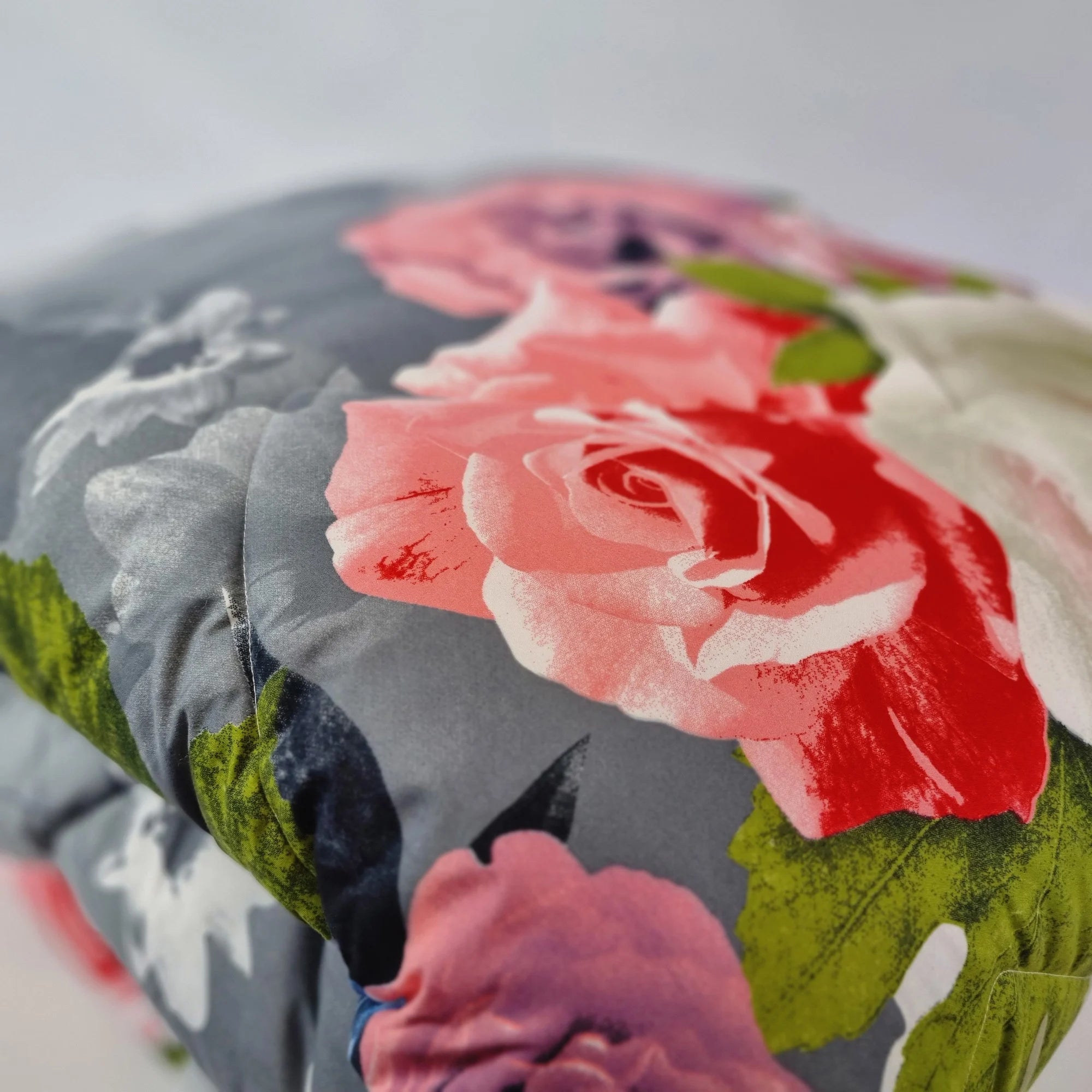 All-in One Lazy Dekbed Grijs Met Rozen - Dekbed voor het hele jaar