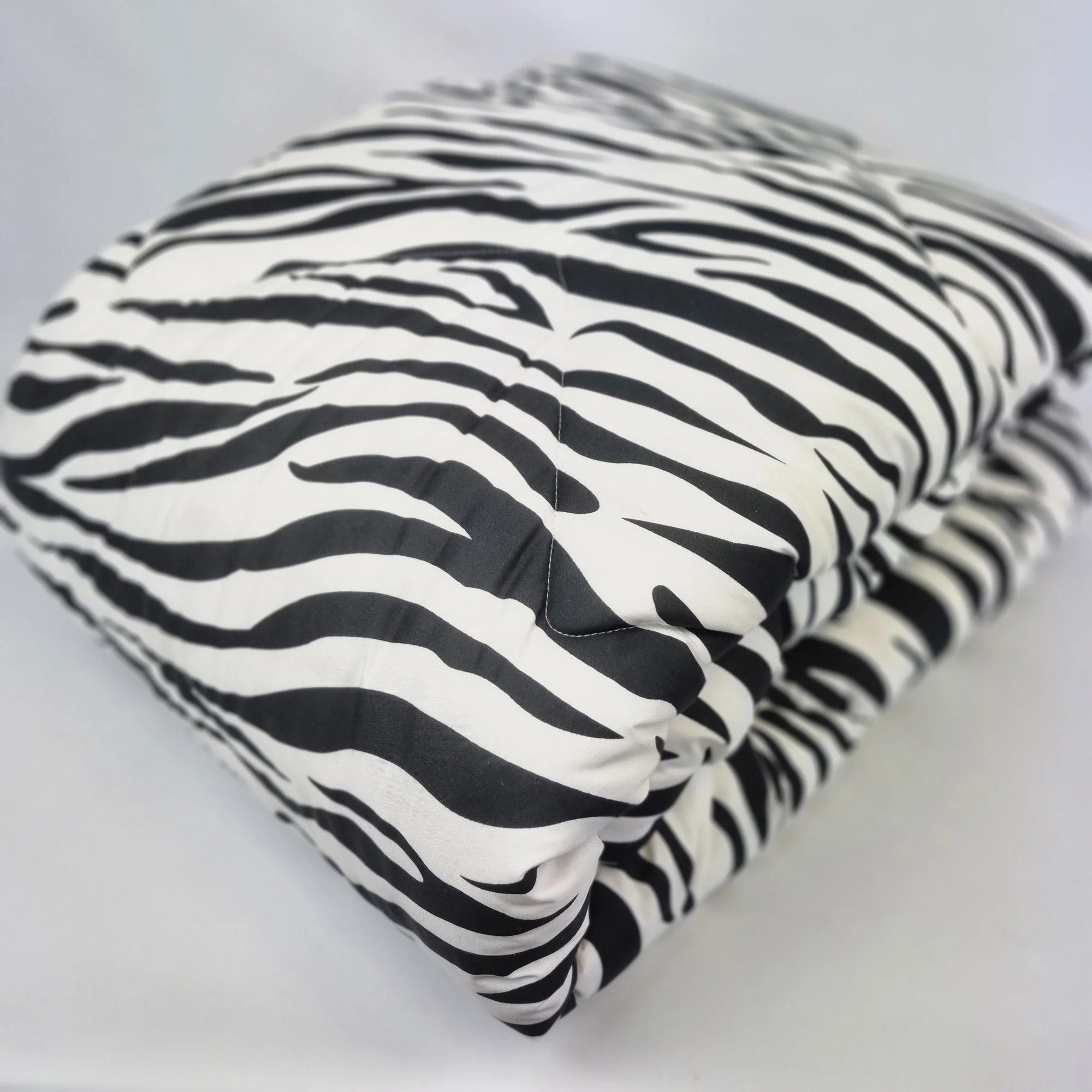All-in One Lazy Dekbed Zebra - Dekbed voor het hele jaar