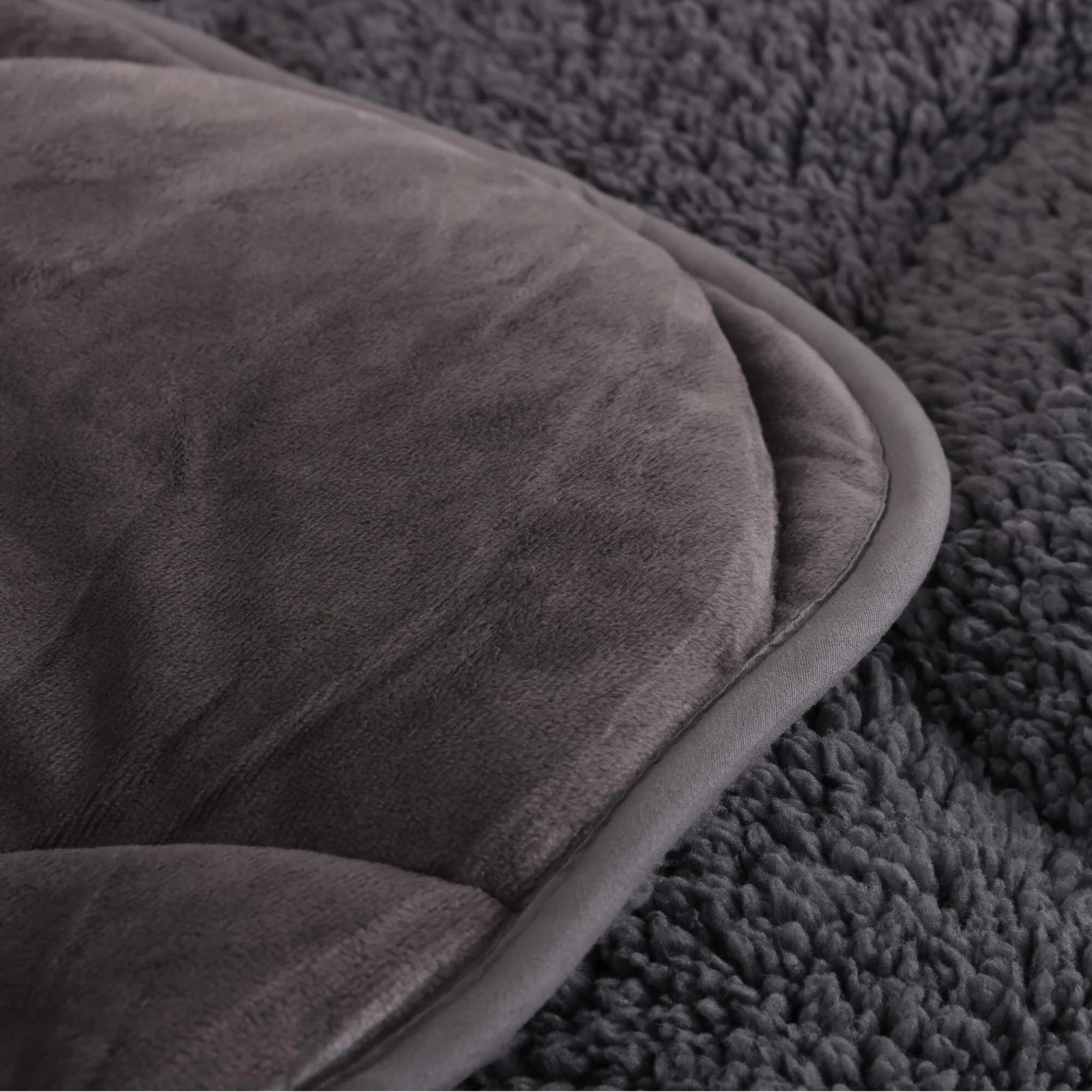 All-in One Lazy Teddy/Velvet Duvet Gray - 2-in-1 Winter duvet