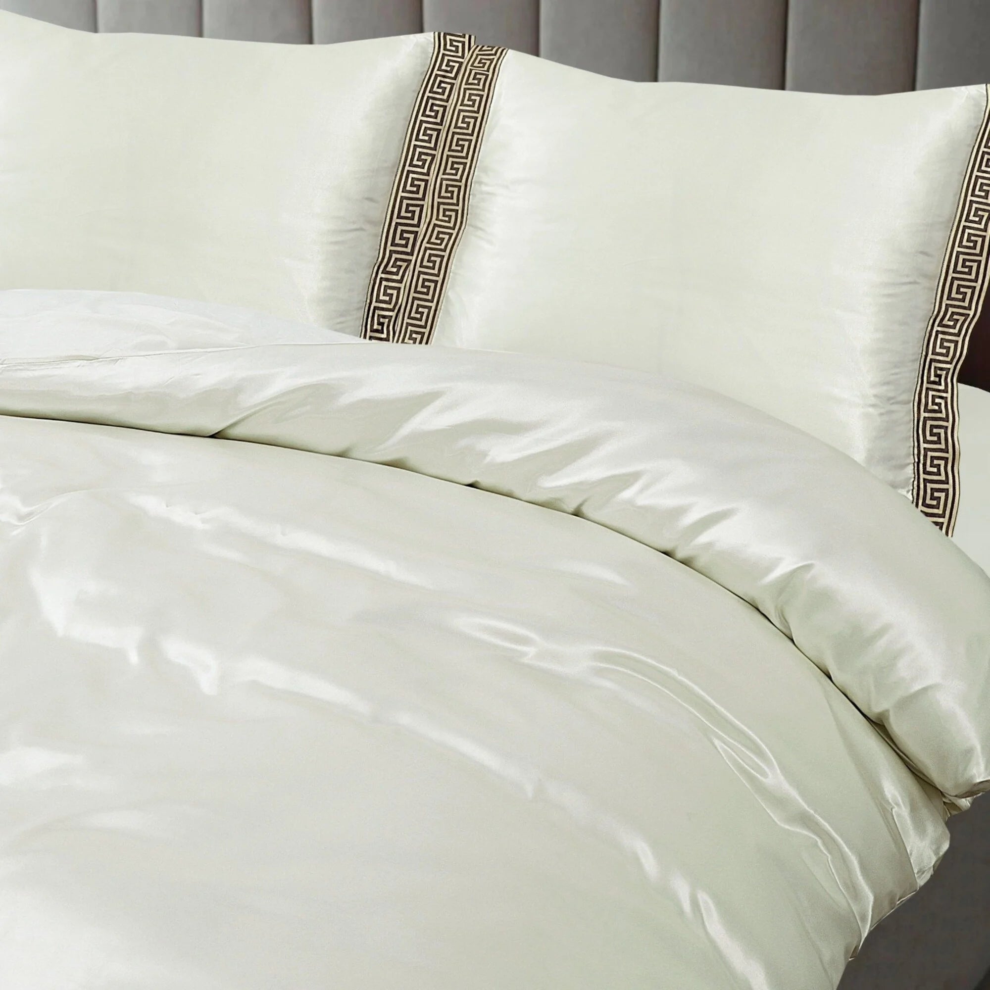 Glanzend Satijnen Dekbedovertrek Off White met Lace - Griekse Sleutel