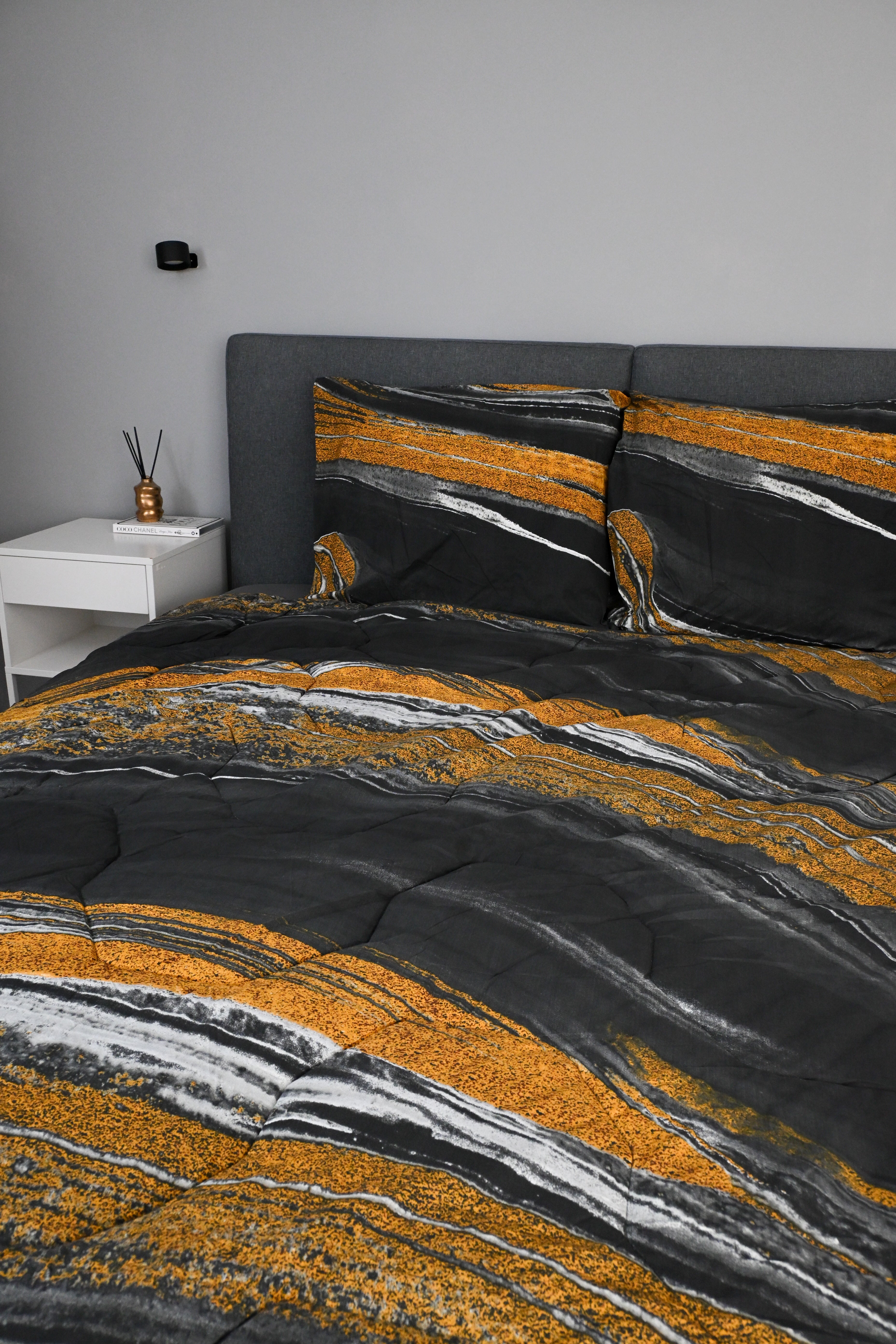 All-in One Lazy Dekbed Marble Black Gold - Dekbed met kussenslopen