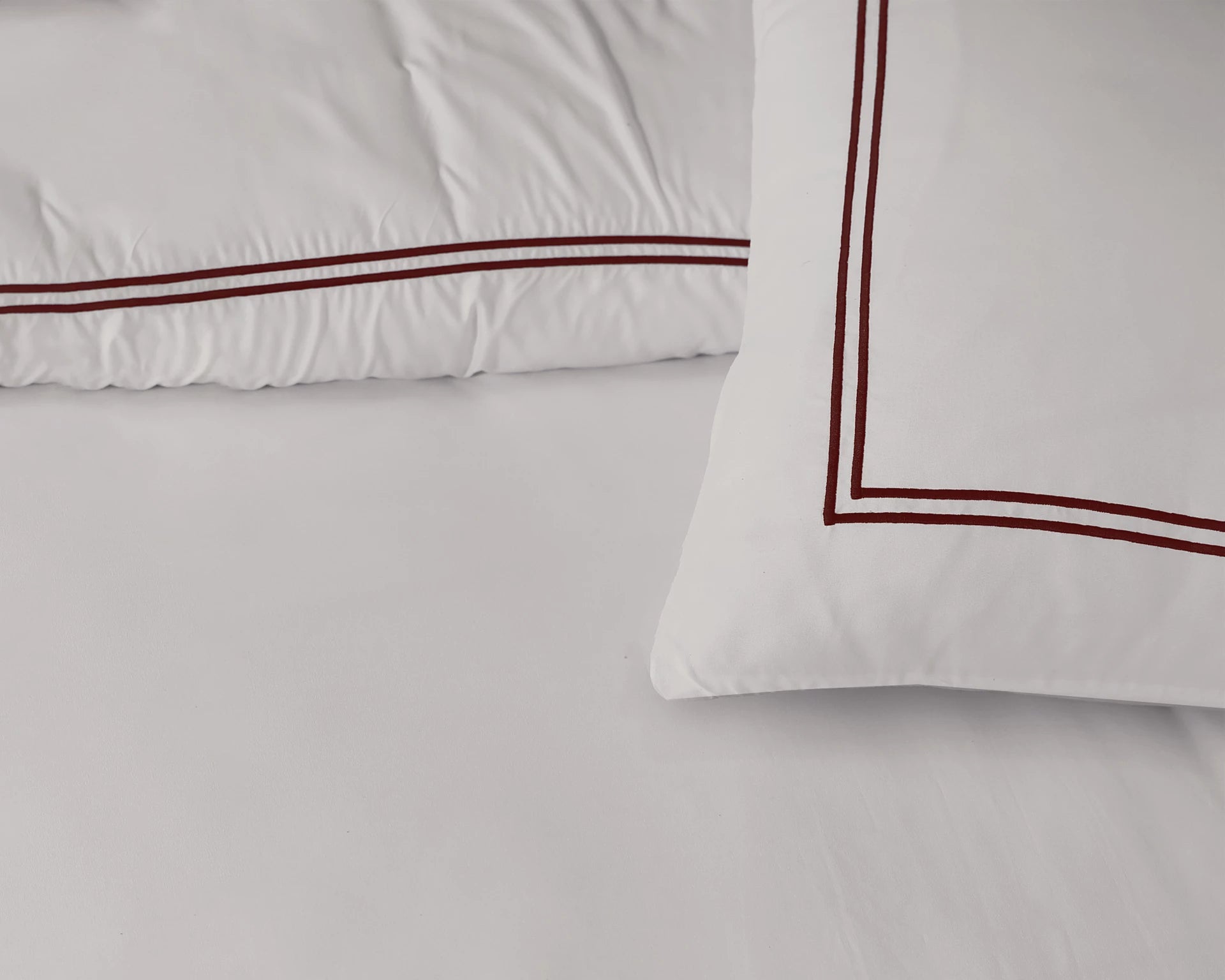 Brata Duvet Cover Taupe/Bronze - Fine woven cotton - Up to 260 long - Hotel chic design