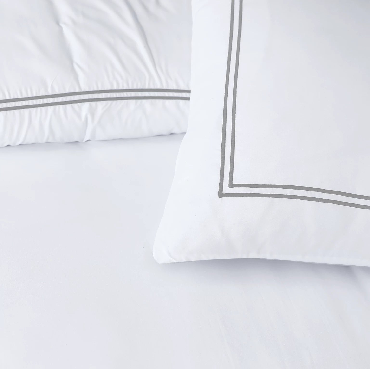 Brata Dekbedovertrek - Wit/Grijs - 100% Katoen Percale