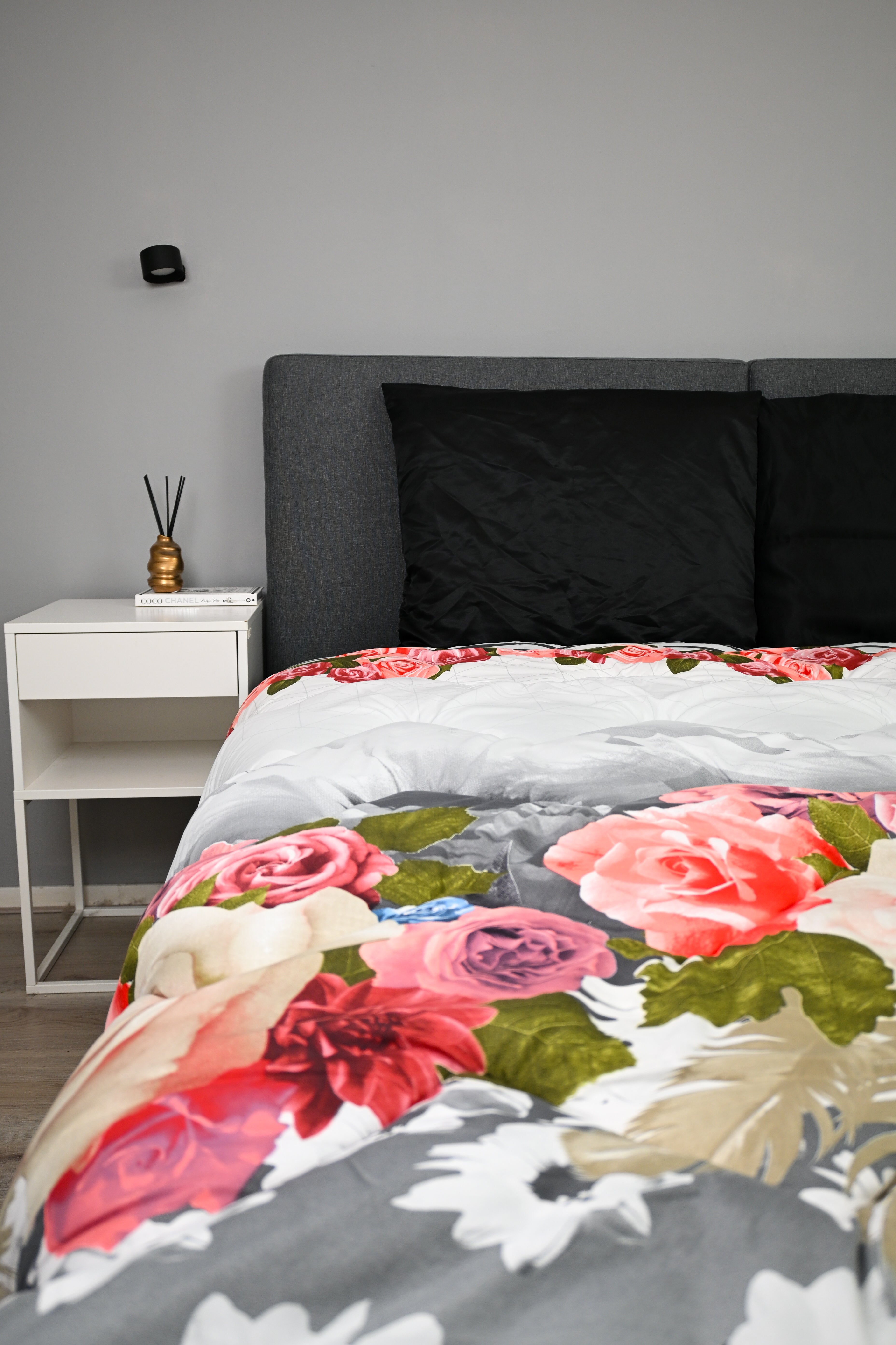 All-in One Lazy Dekbed Grijs Met Rozen - Dekbed voor het hele jaar